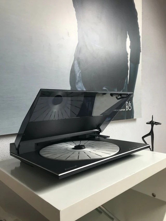 Bang & Olufsen - Beogram 3000 Turntable