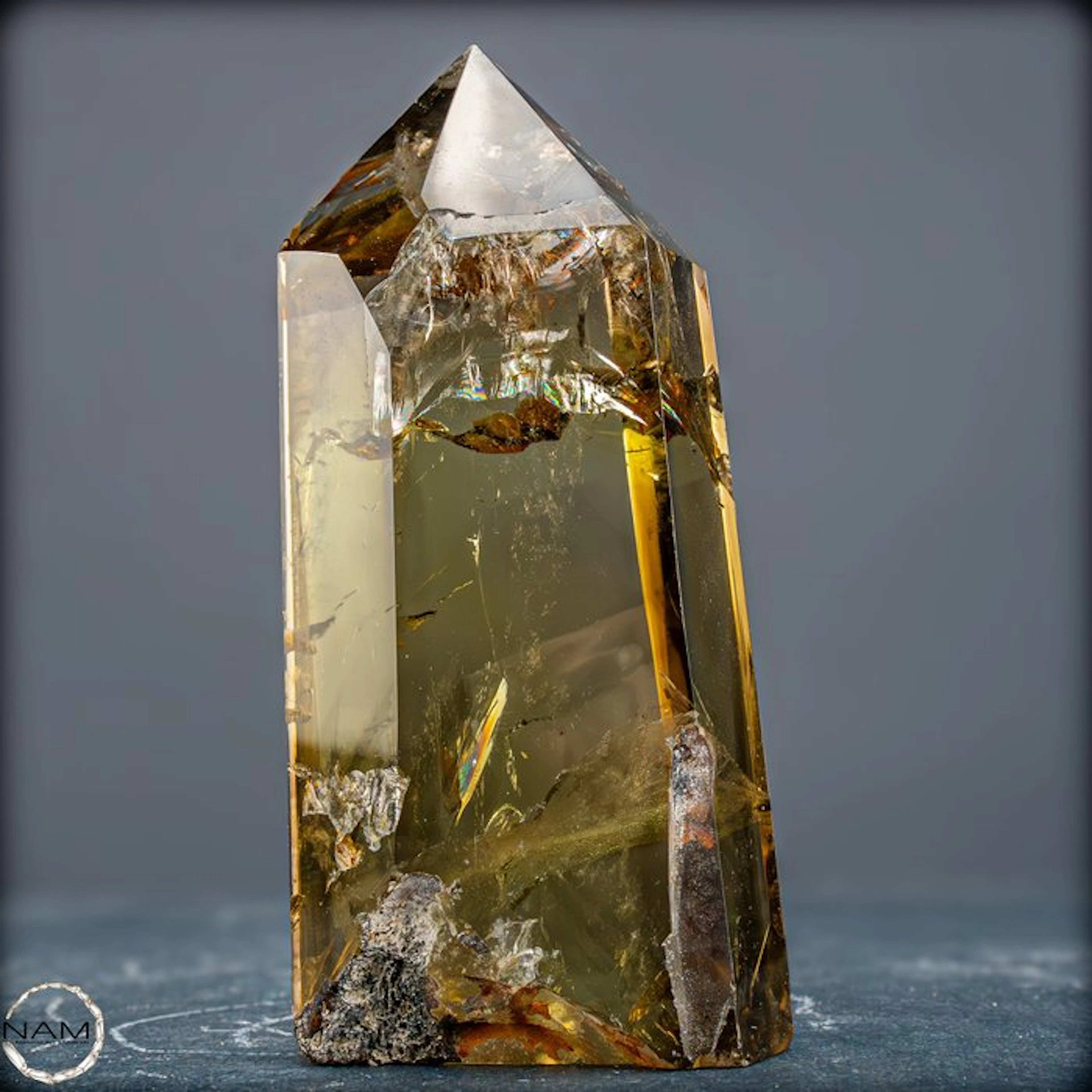 Natural phantom citrine tip – golden depths with a...