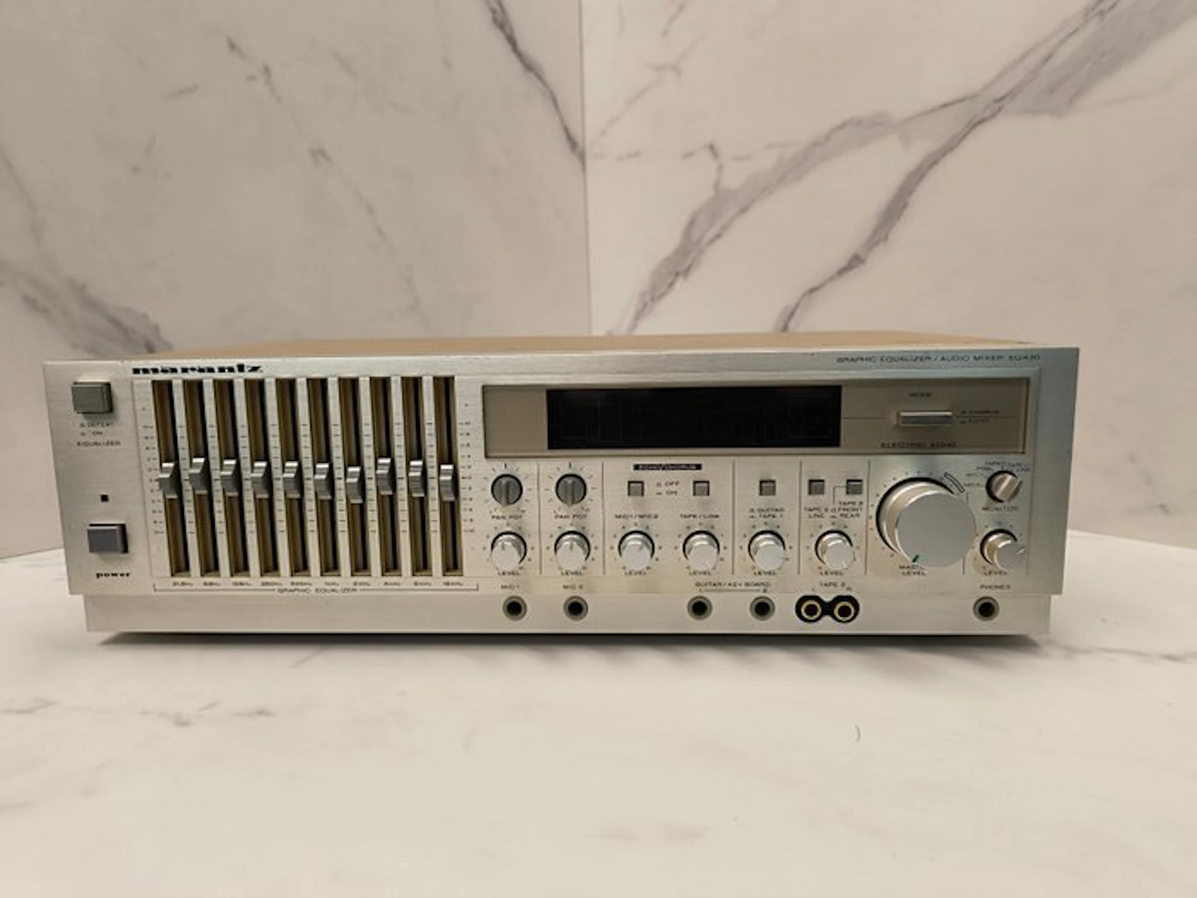 Marantz - EQ430 Dual 10-Band Stereo graphic equalizer