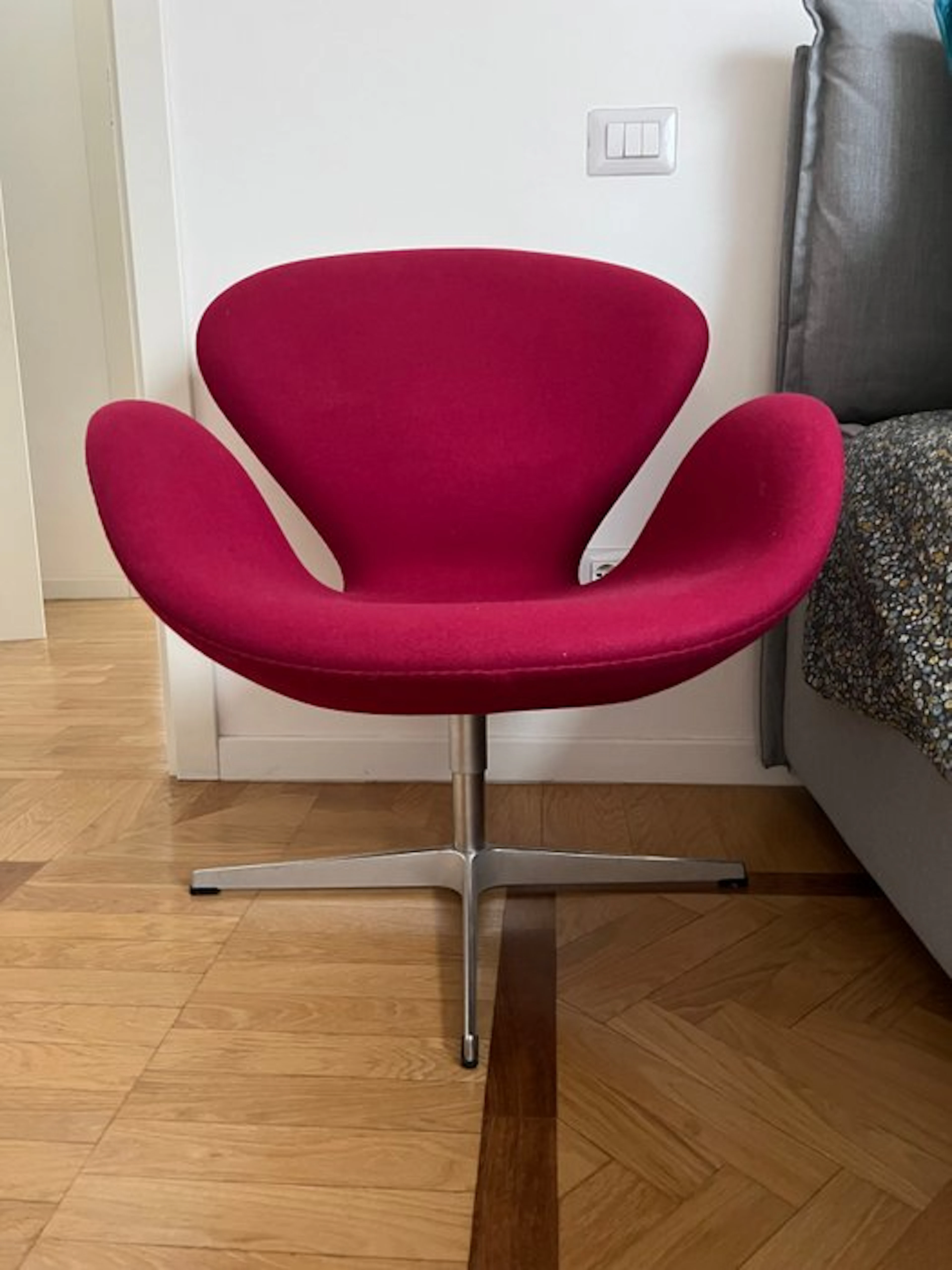 Fritz Hansen - Arne Jacobsen - Armchair - Swan Chair - Wool