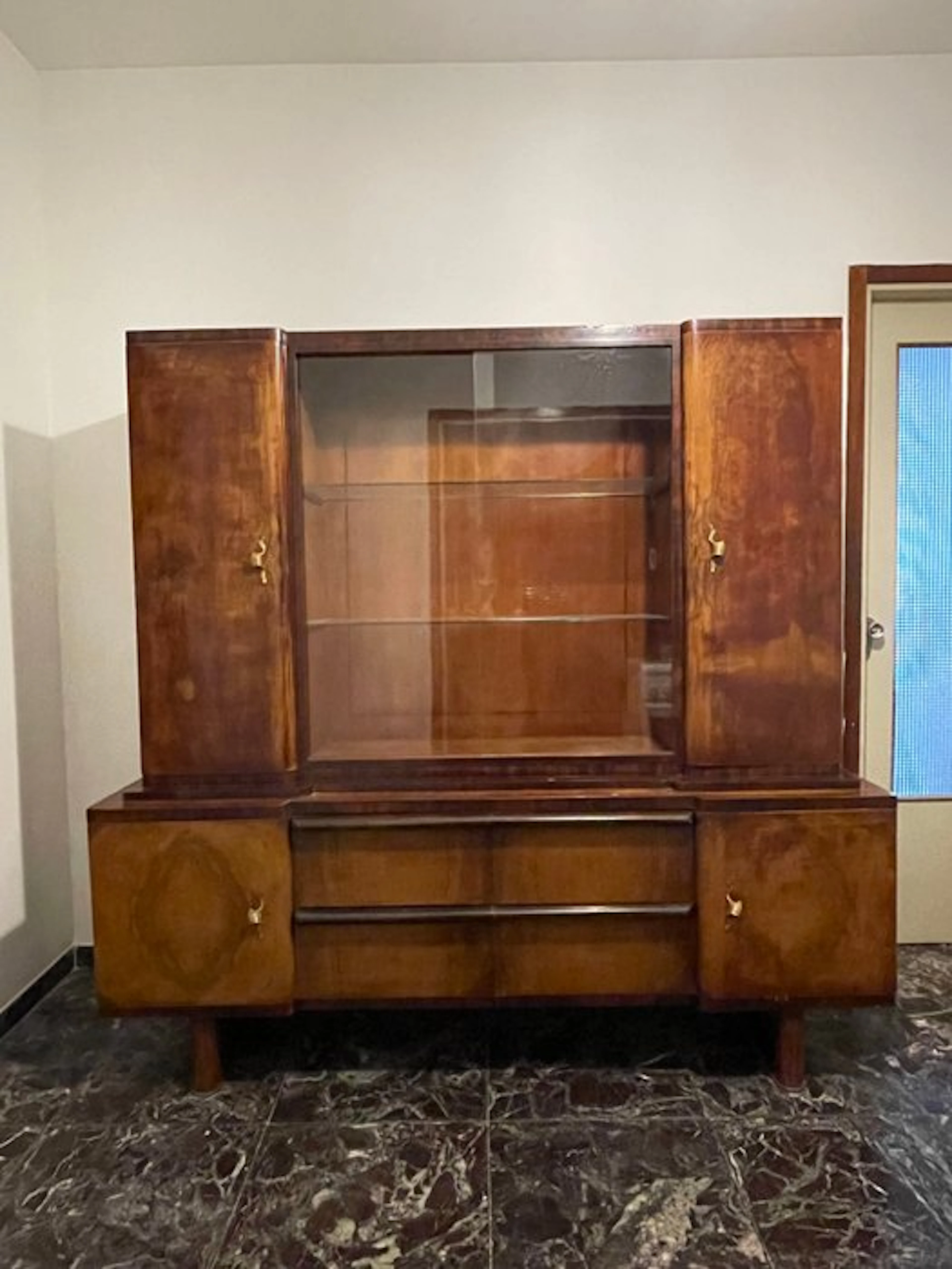 Display cabinet - Burrwood - Art Deco-style display window