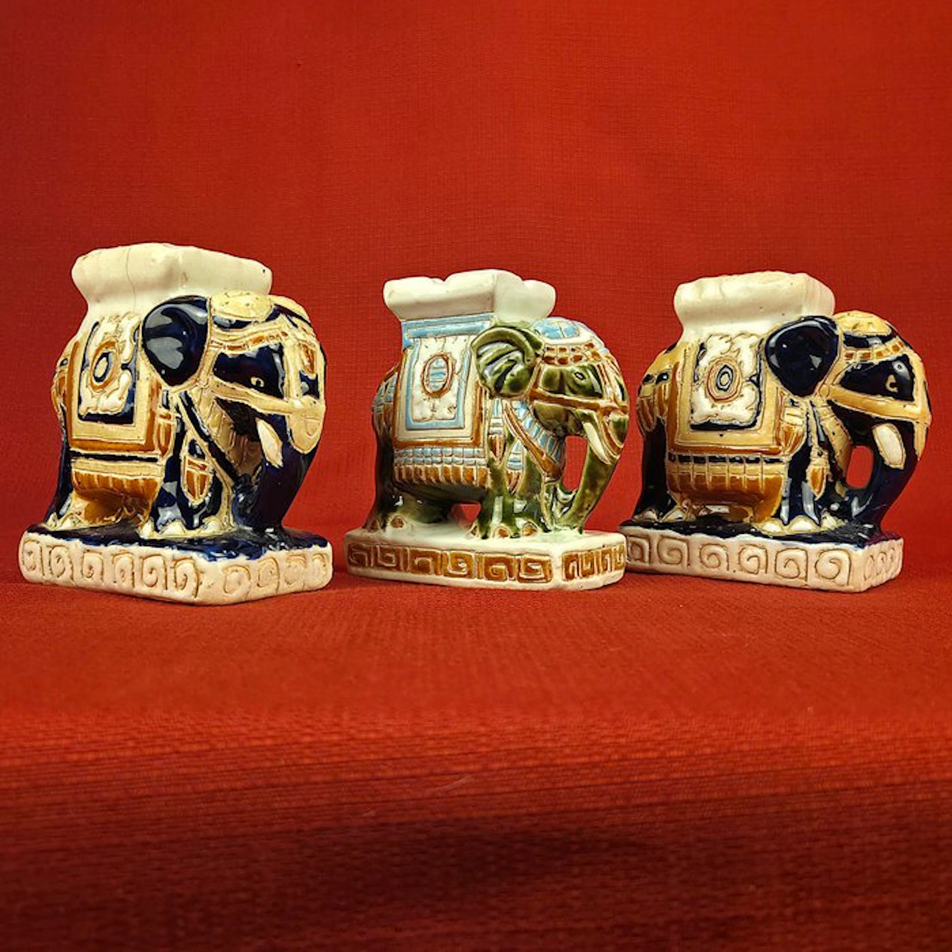 Vessel (3) - Ceramic - 1960-1970 - 3 Bohemian Elephants