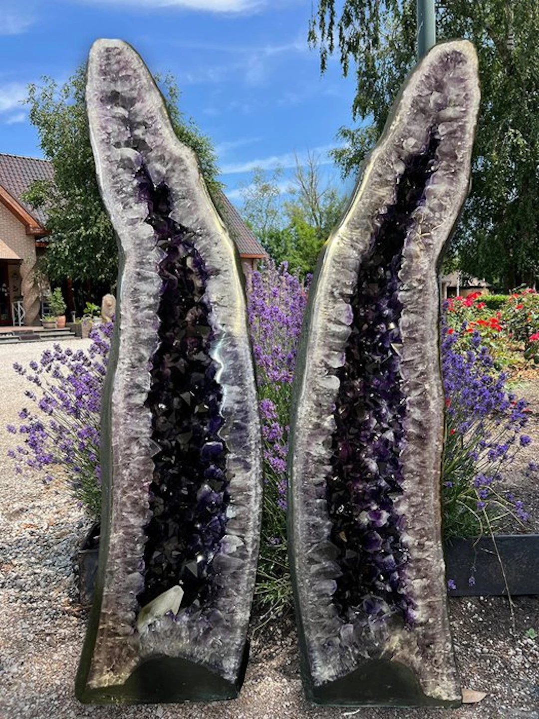 Amethyst Geode - Height: 125 cm - Width: 33 cm- 227 kg - (2)