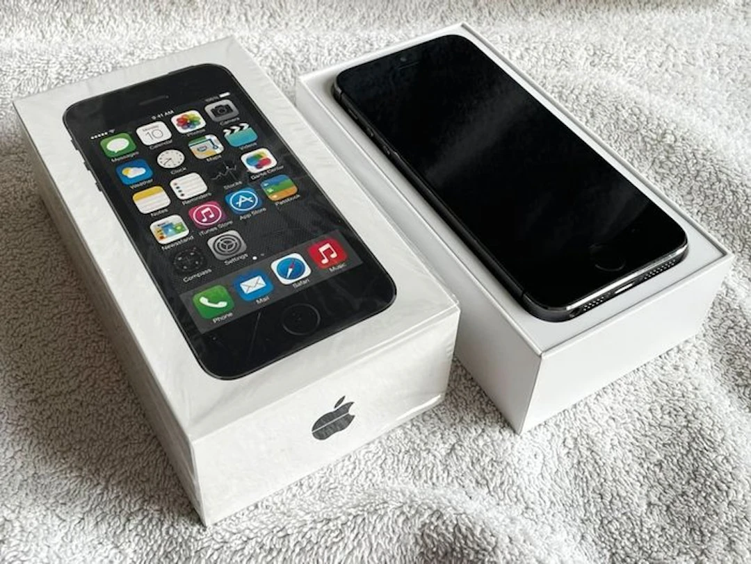 Apple iPhone 5S 16GB G7 A1457 - Mobile phone - In original box