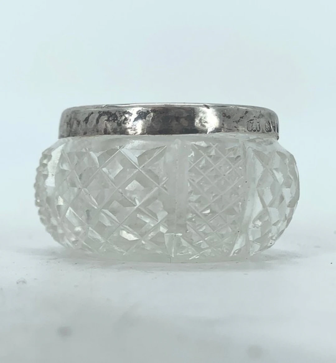 Chester hallmarked Silver 1907 - Salt boat - Salt Cellar...