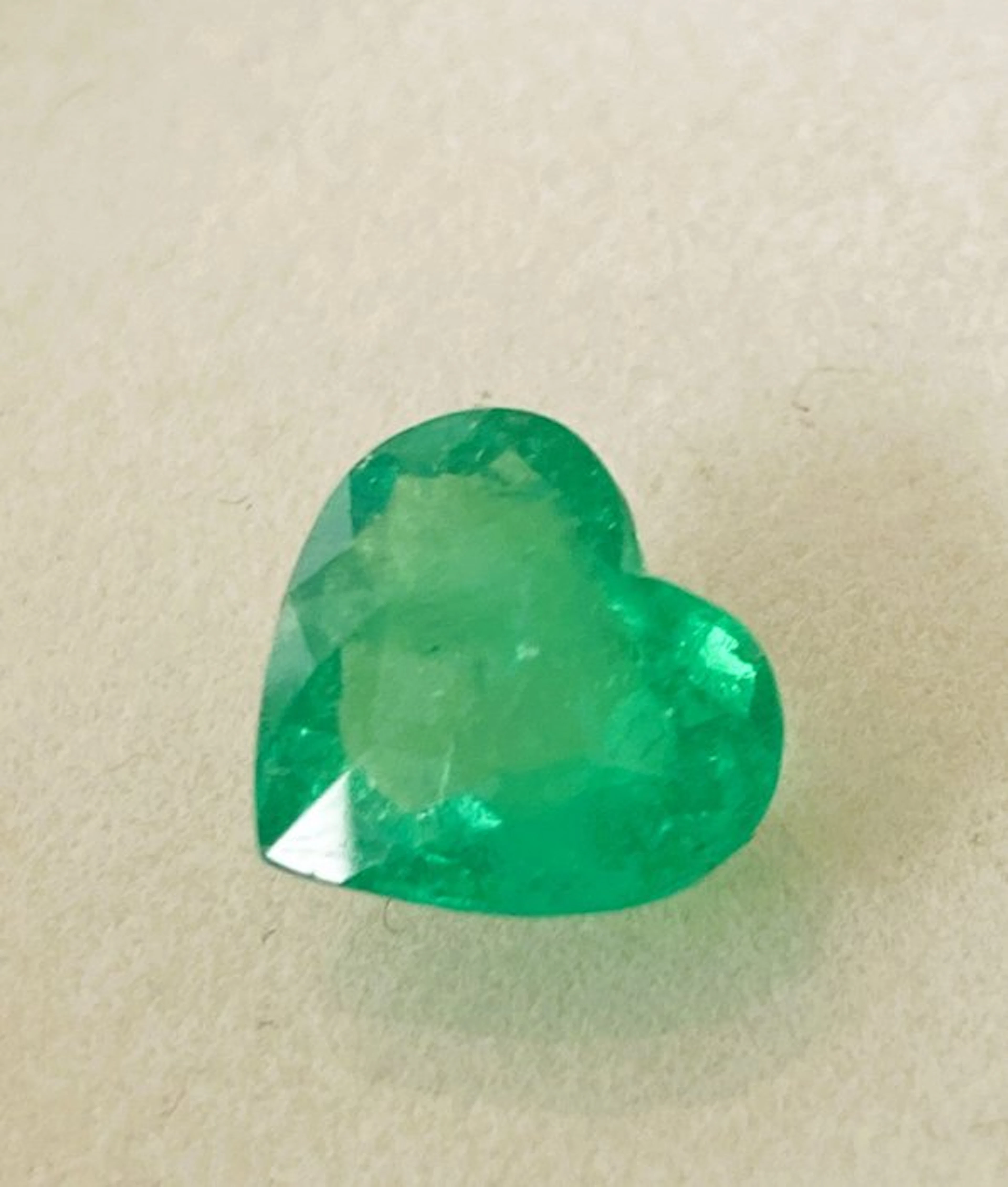 1 pcs Green Emerald - 2.15 ct - Carat Gem Lab