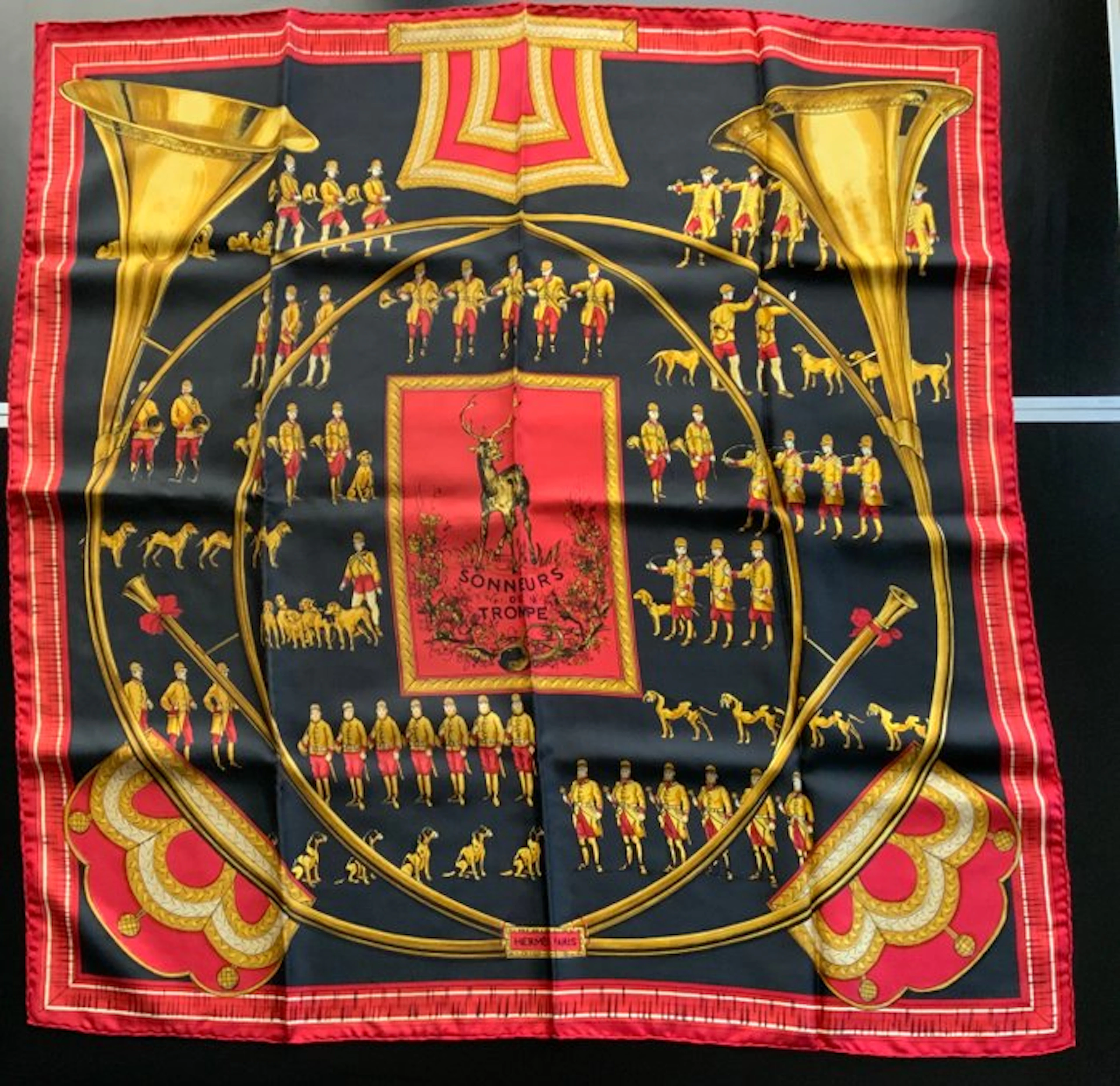Hermès - SONNEURS DE TROMPE - Foulard