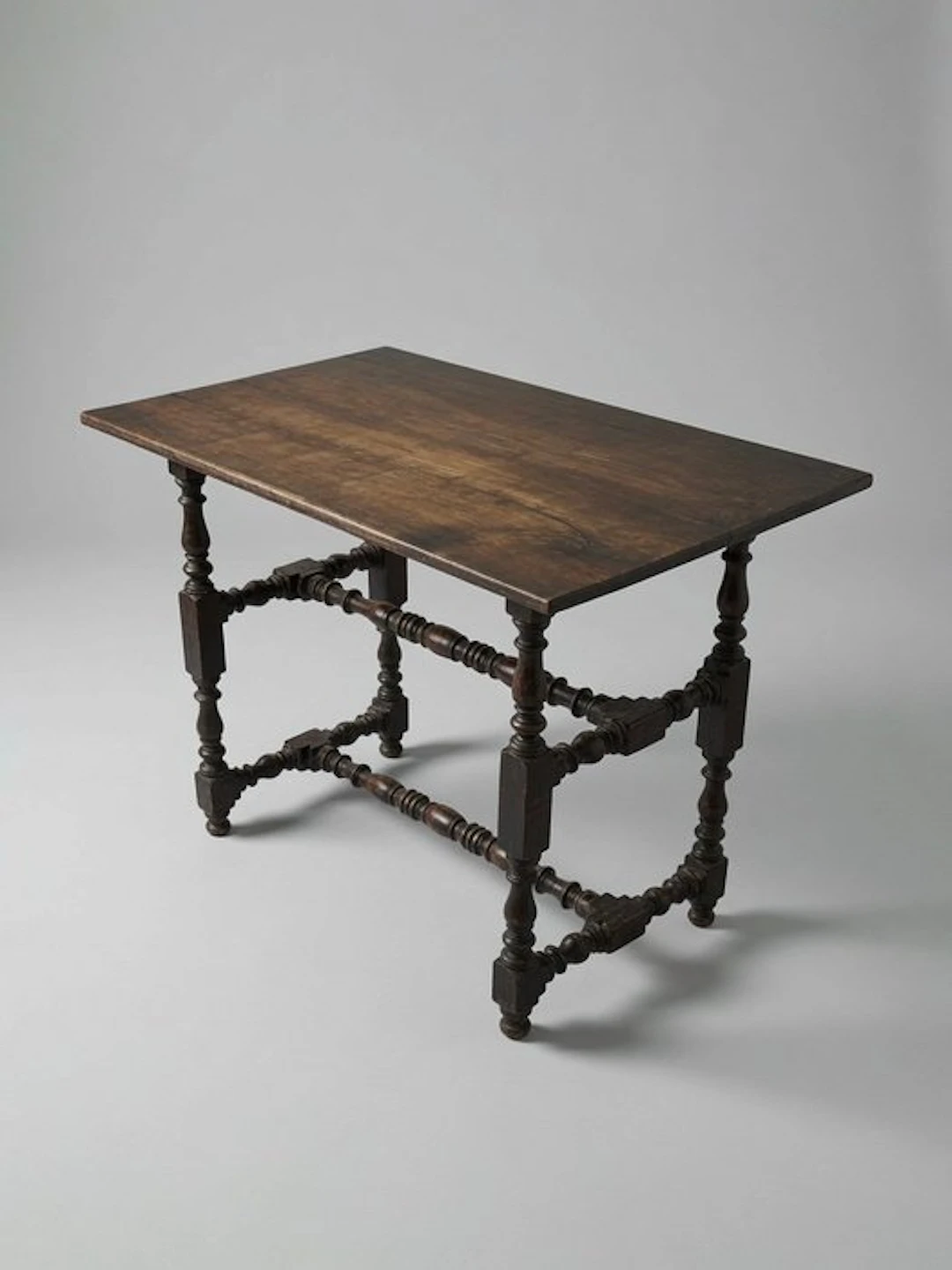 Table - An 18th-Century Spanish Walnut Side Table - Walnut