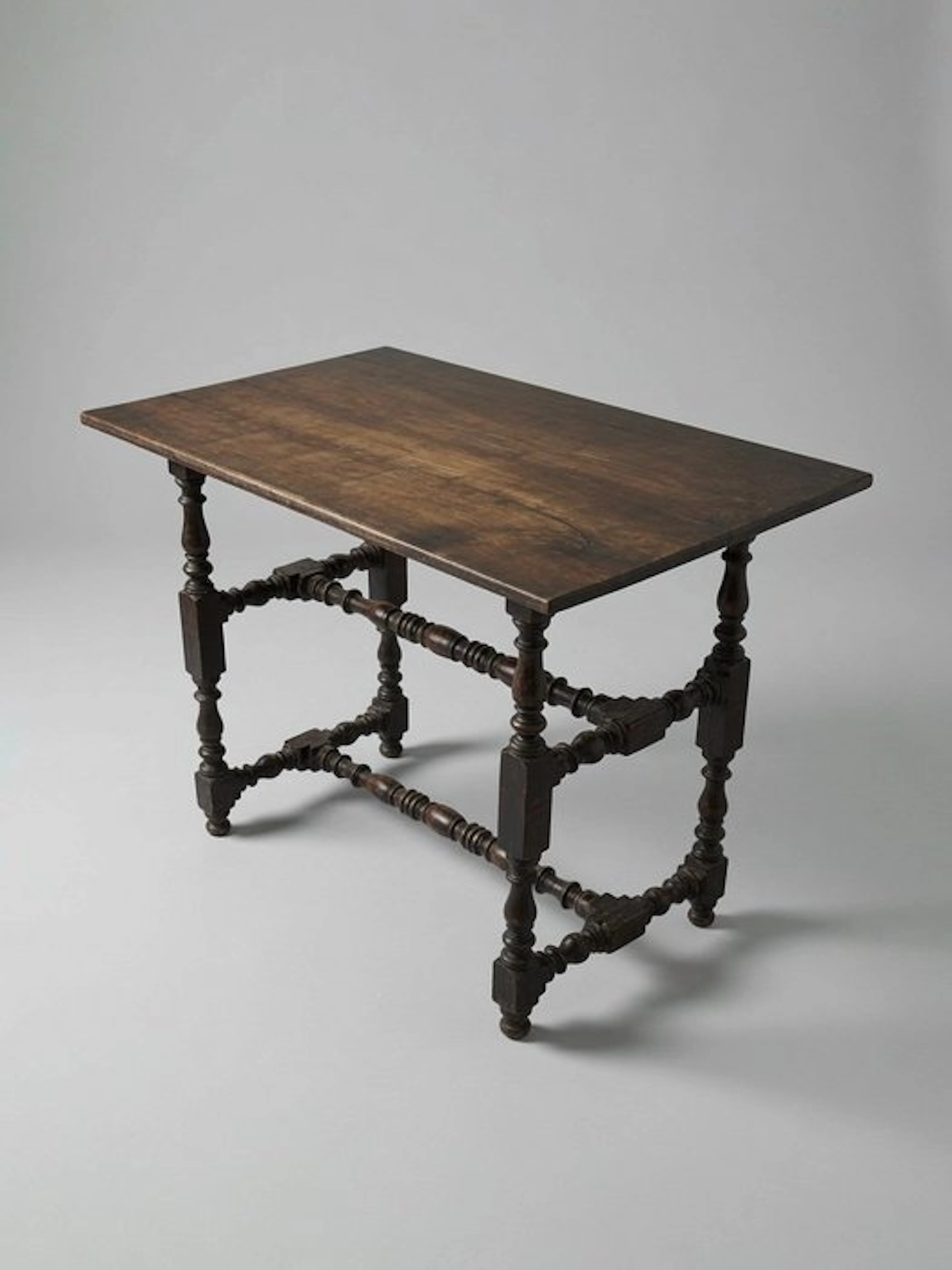 Table - An 18th-Century Spanish Walnut Side Table - Walnut