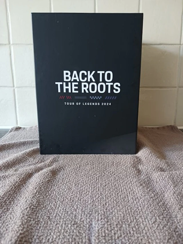 Book set - Porsche - Back to the Roots Tour of Legends 2024 - 2024