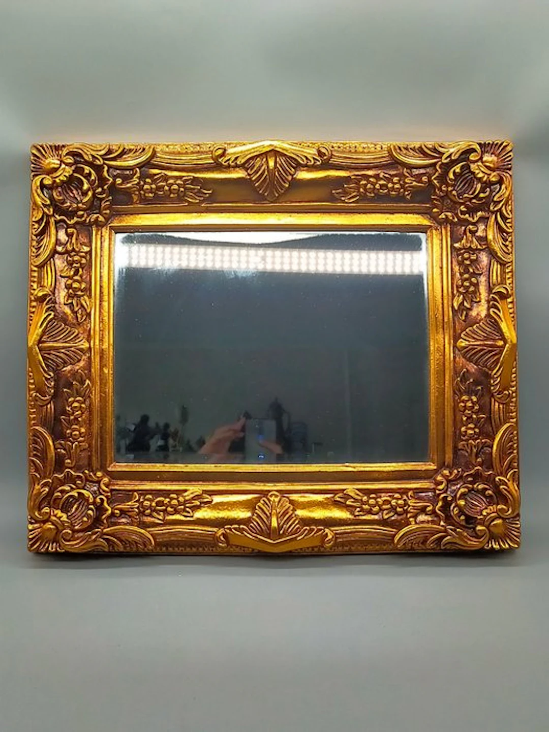 Prunkvoller Wandspiegel – Eleganter Goldener Rahmen im...