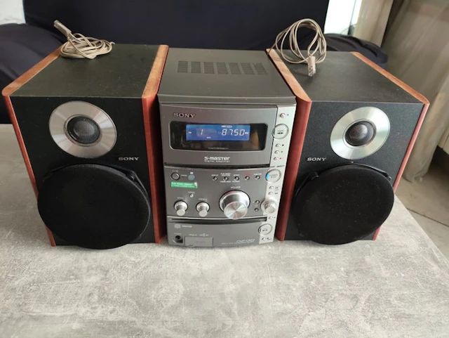 Sony - CMT-CPZ2 Micro Hi-Fi Component Stereo set