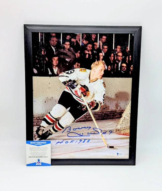 Chicago Blackhawks - Bobby Hull - Signed Photo...