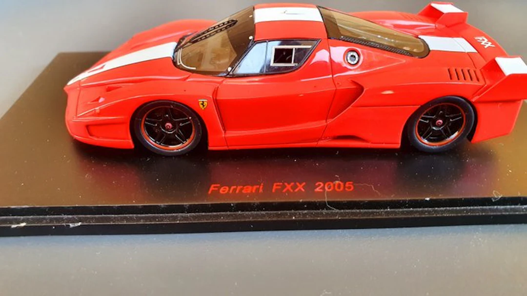 Red Line models 1:43 - Model race car - Ferrari FXX 2005