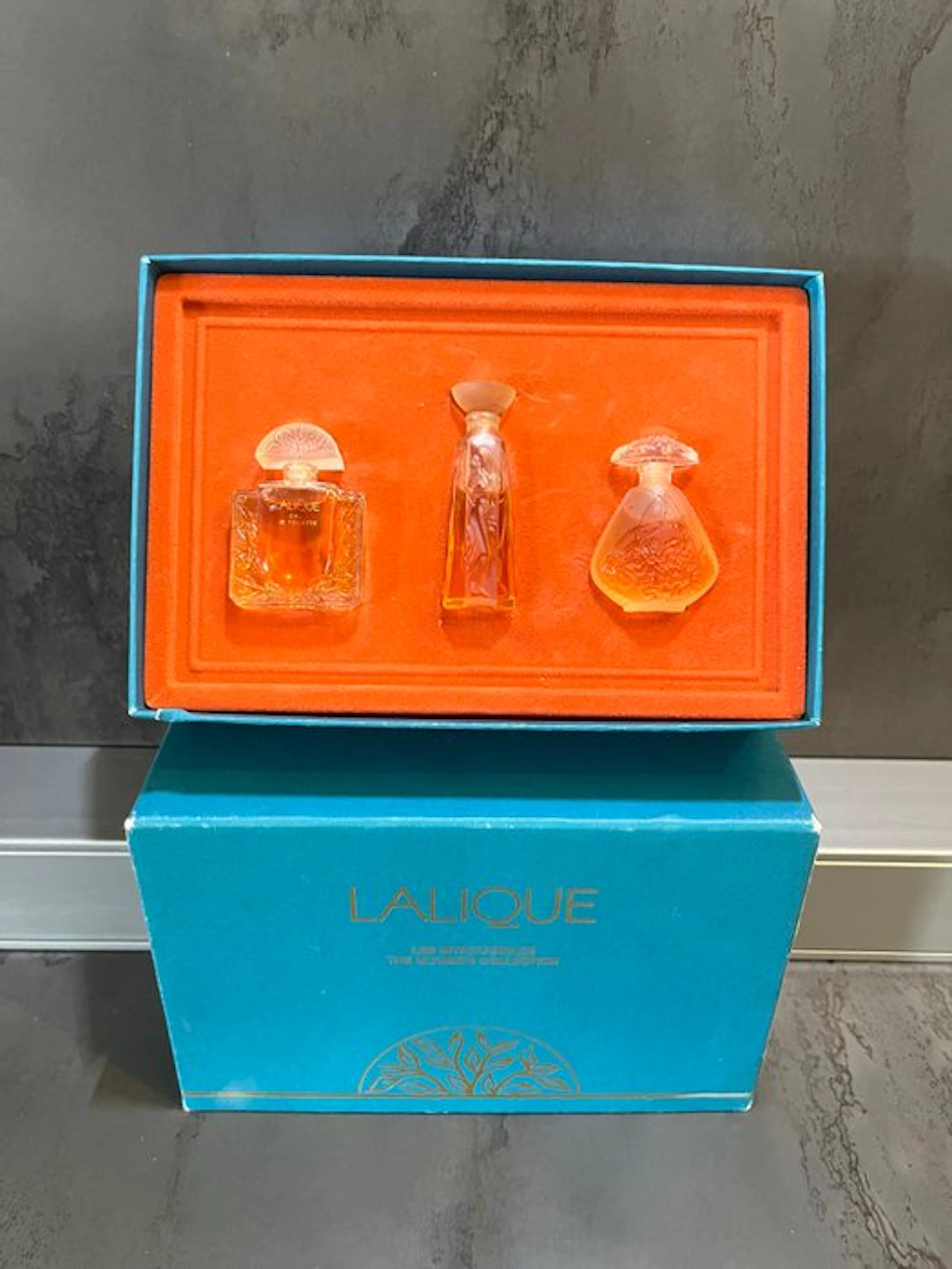 Lalique - Perfume flask - The Unobtainables - Glass and Lucite
