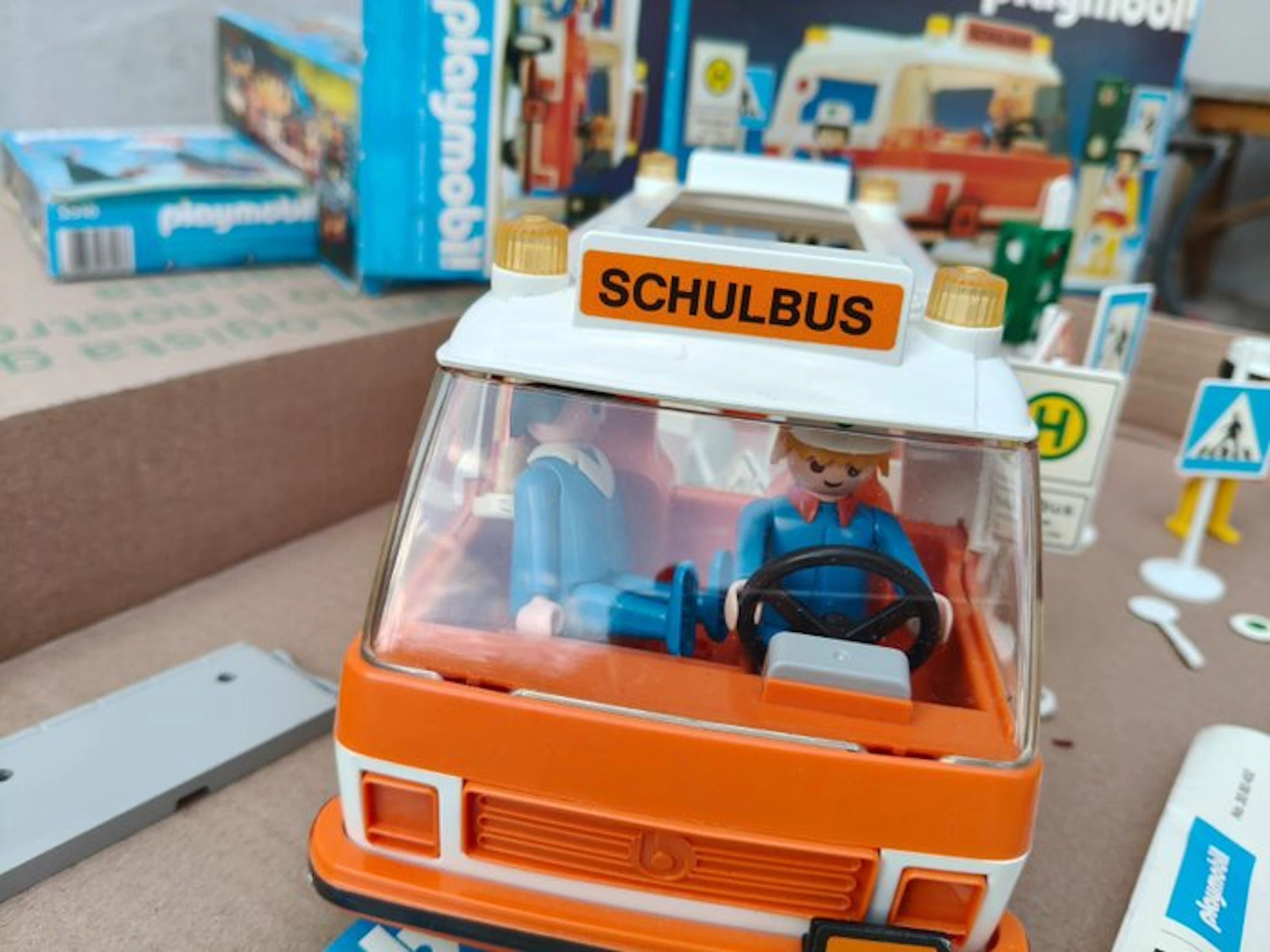 Playmobil - Toy figurine - 3521 Schulbus; 3525 Expedition...