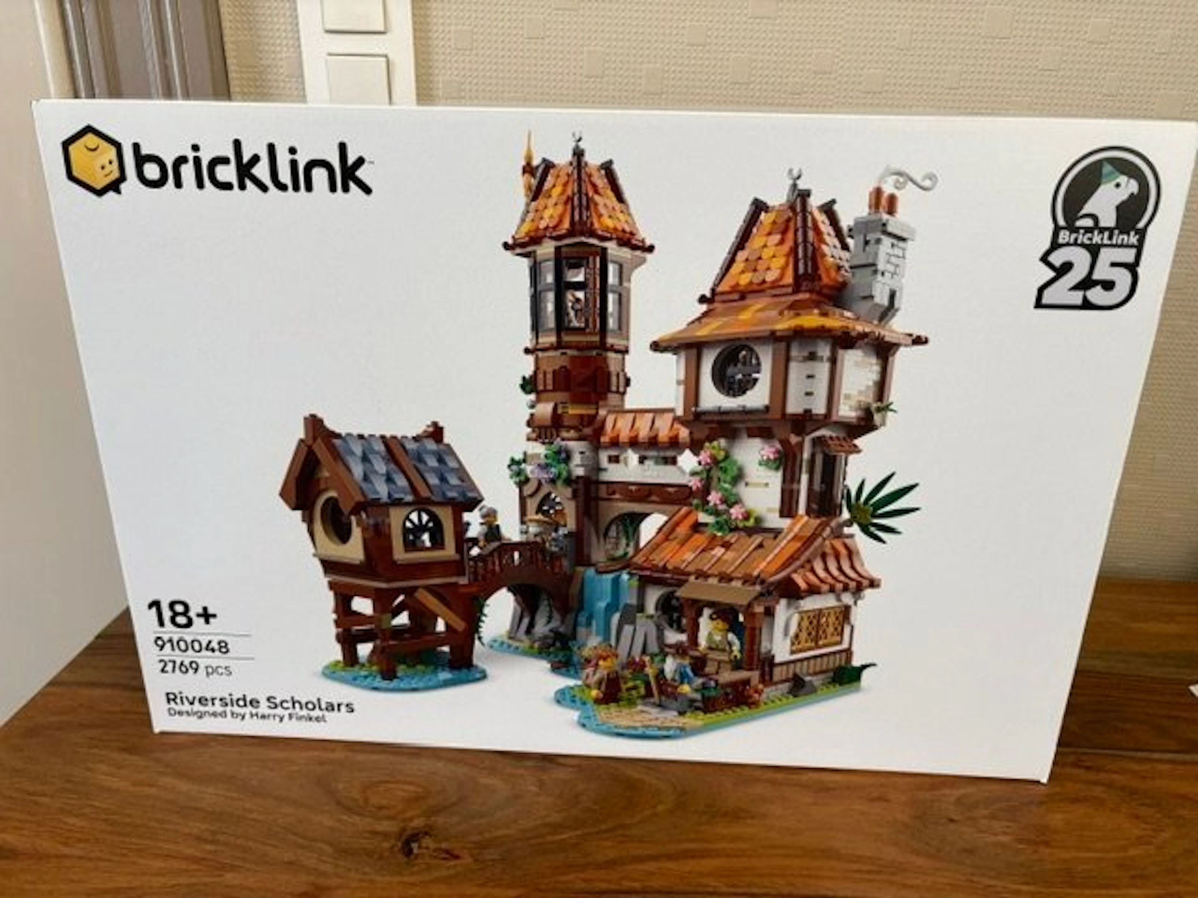 LEGO Set - 910048 - BrickLink Designer Program - Riverside Scholars