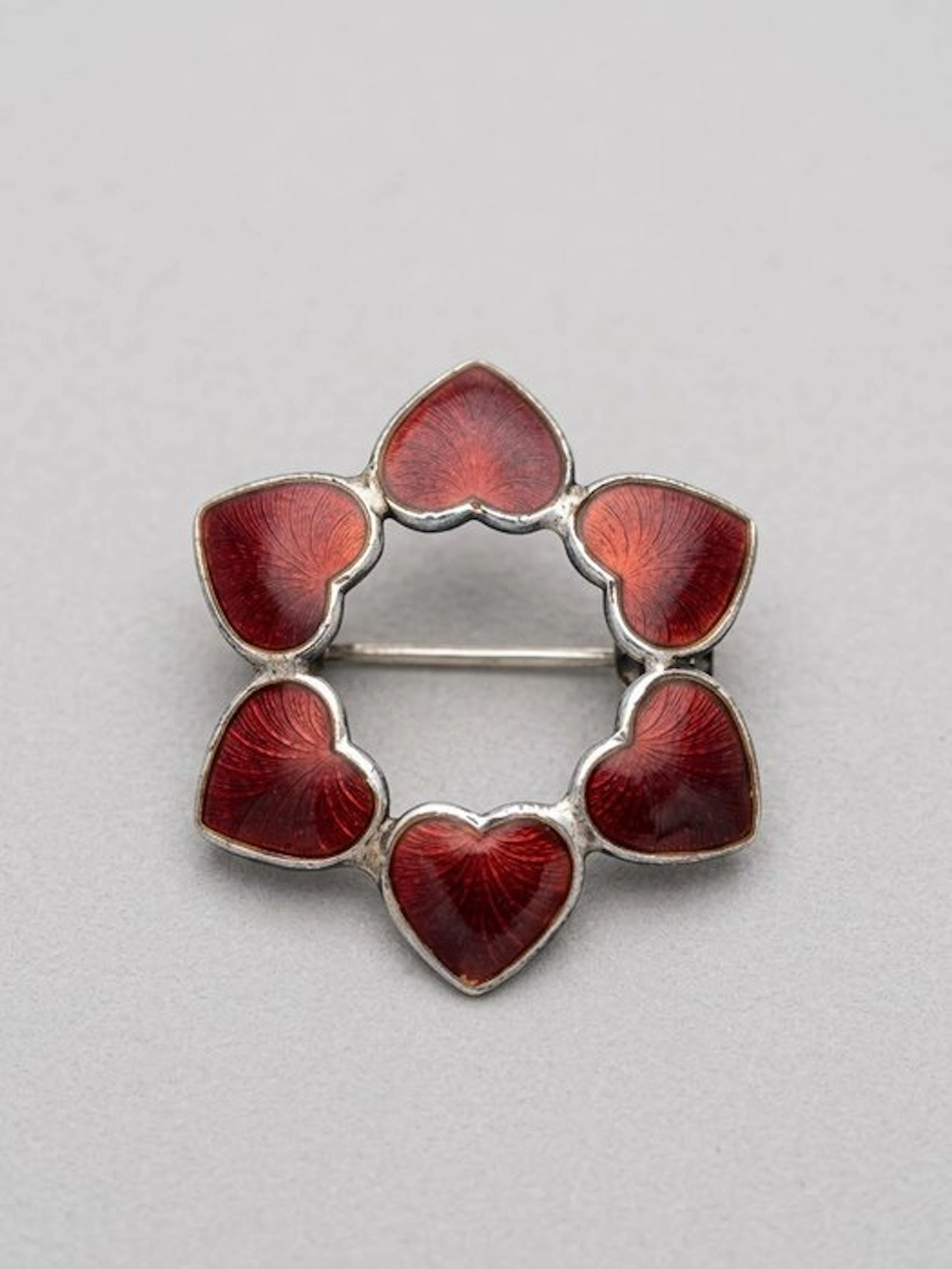 No reserve price - Brooch Silver, Nail polishes. - Volmer Bahner VB
