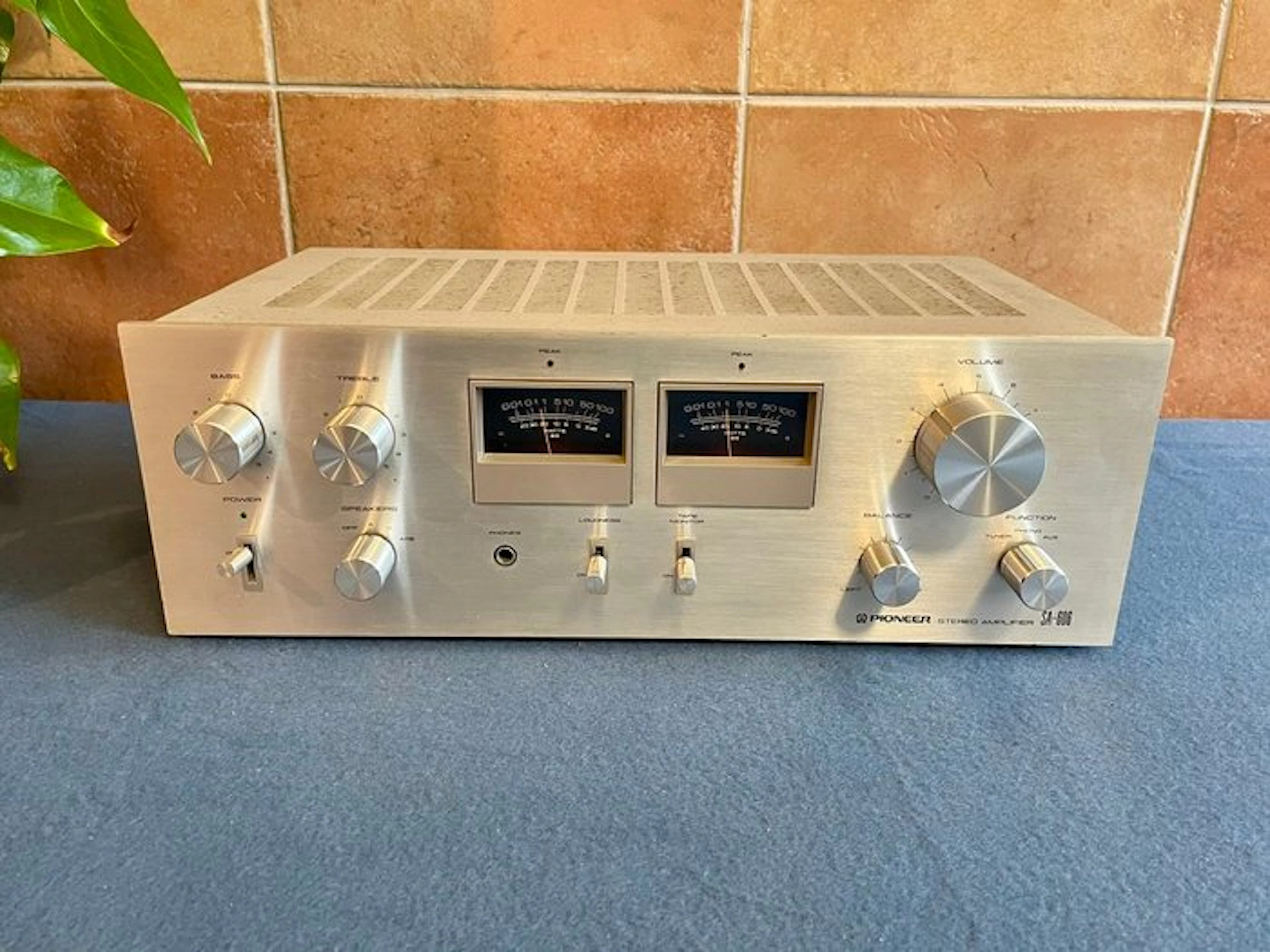 Pioneer - SA-606 Solid state integrated amplifier - Multiple models