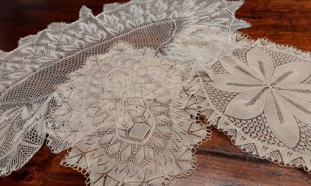 Embroidery (3) - 115 cm - 63 cm - Ancient Embroideries