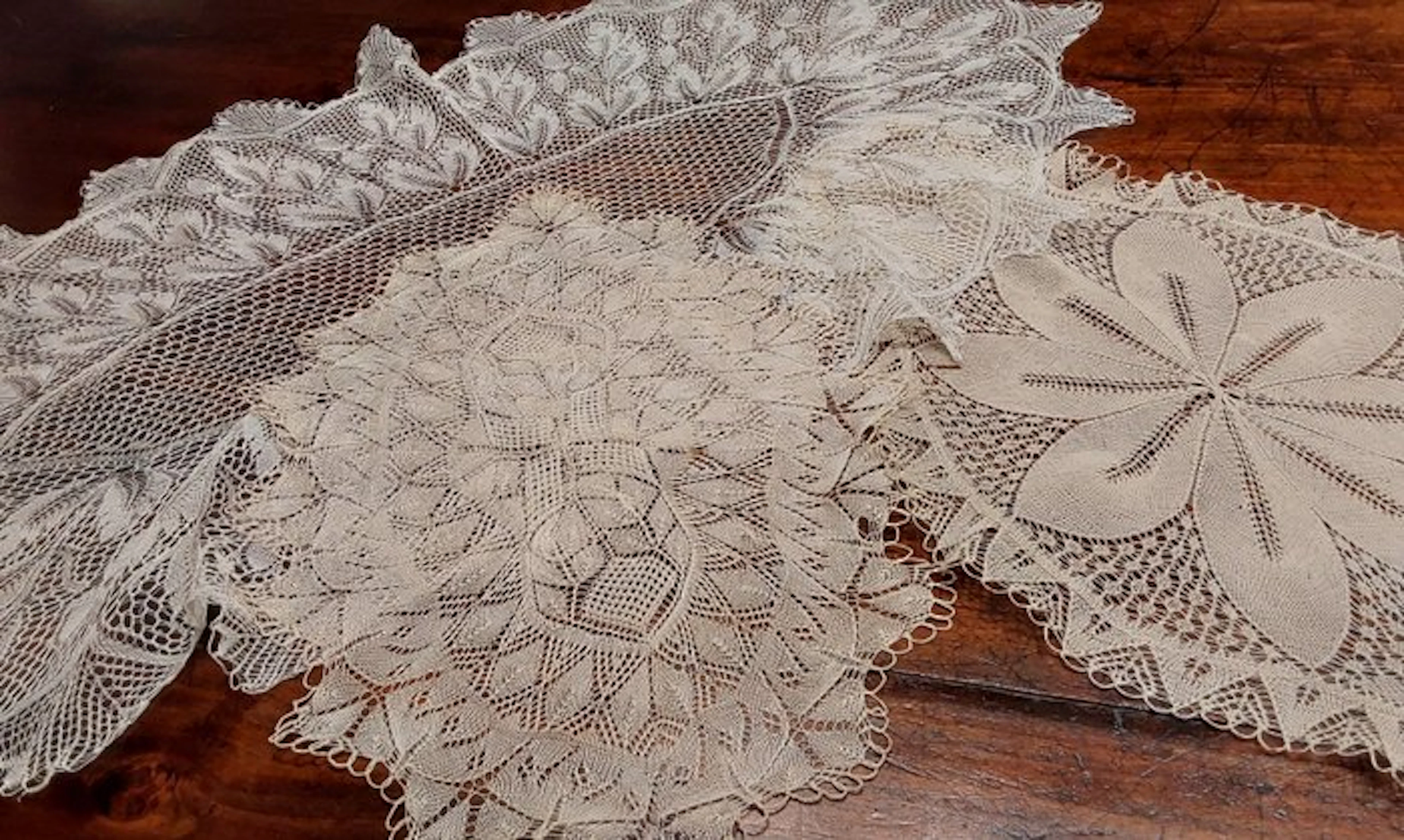 Embroidery (3) - 115 cm - 63 cm - Ancient Embroideries