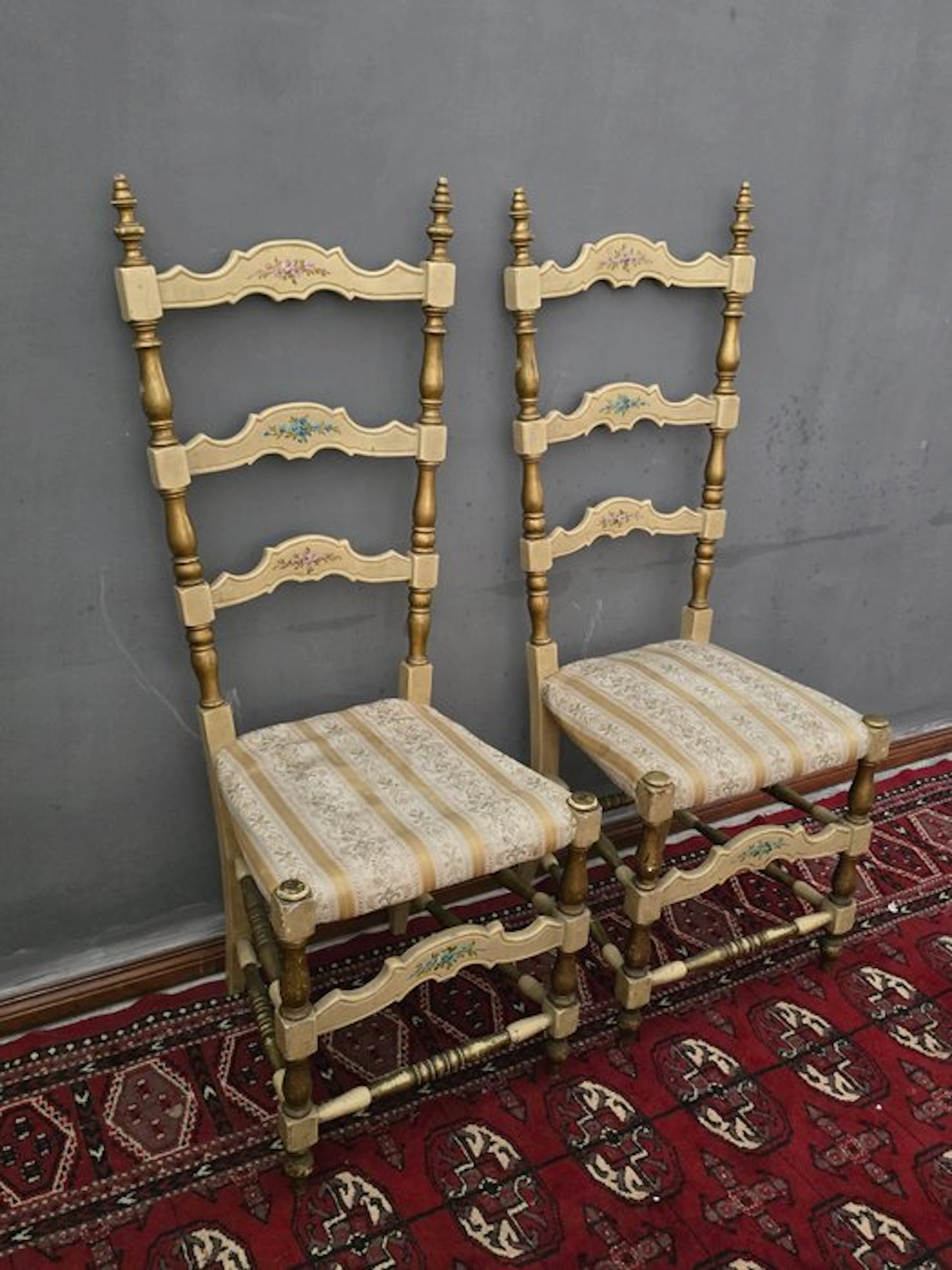 Chair - Wood, Textile