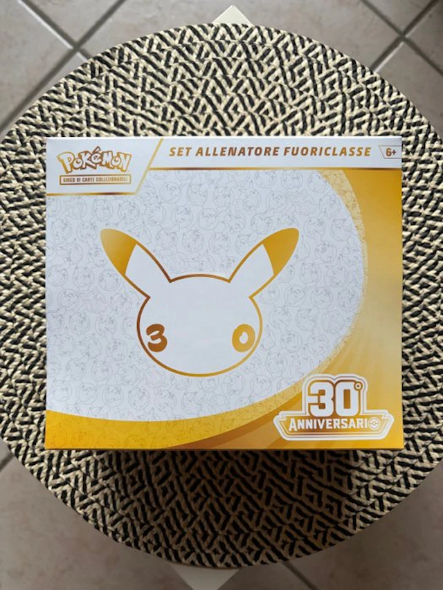 Pokémon - 1 Elite trainer box - 30th Year Anniversary - Mega Evolution