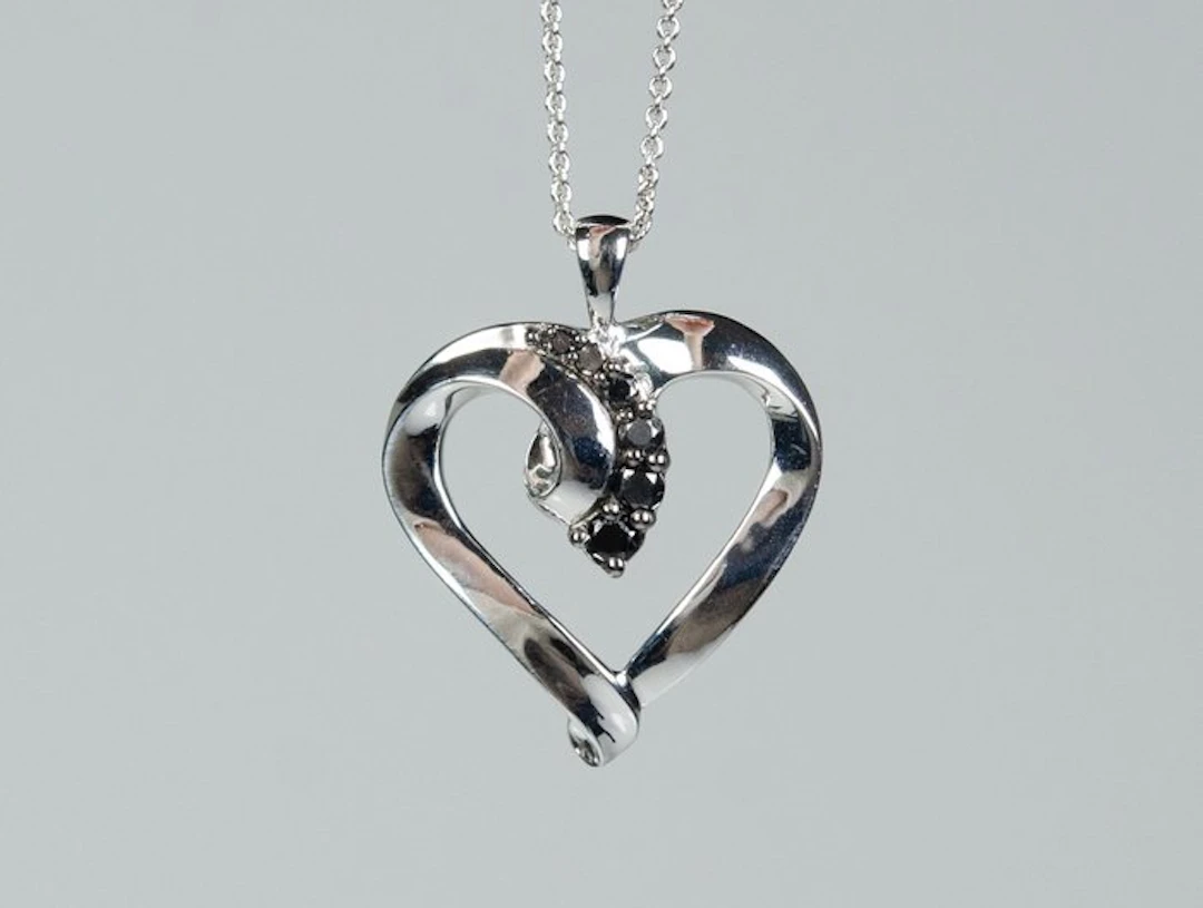 No reserve price - Necklace with pendant - 925 silver - 0.20 ct black diamonds