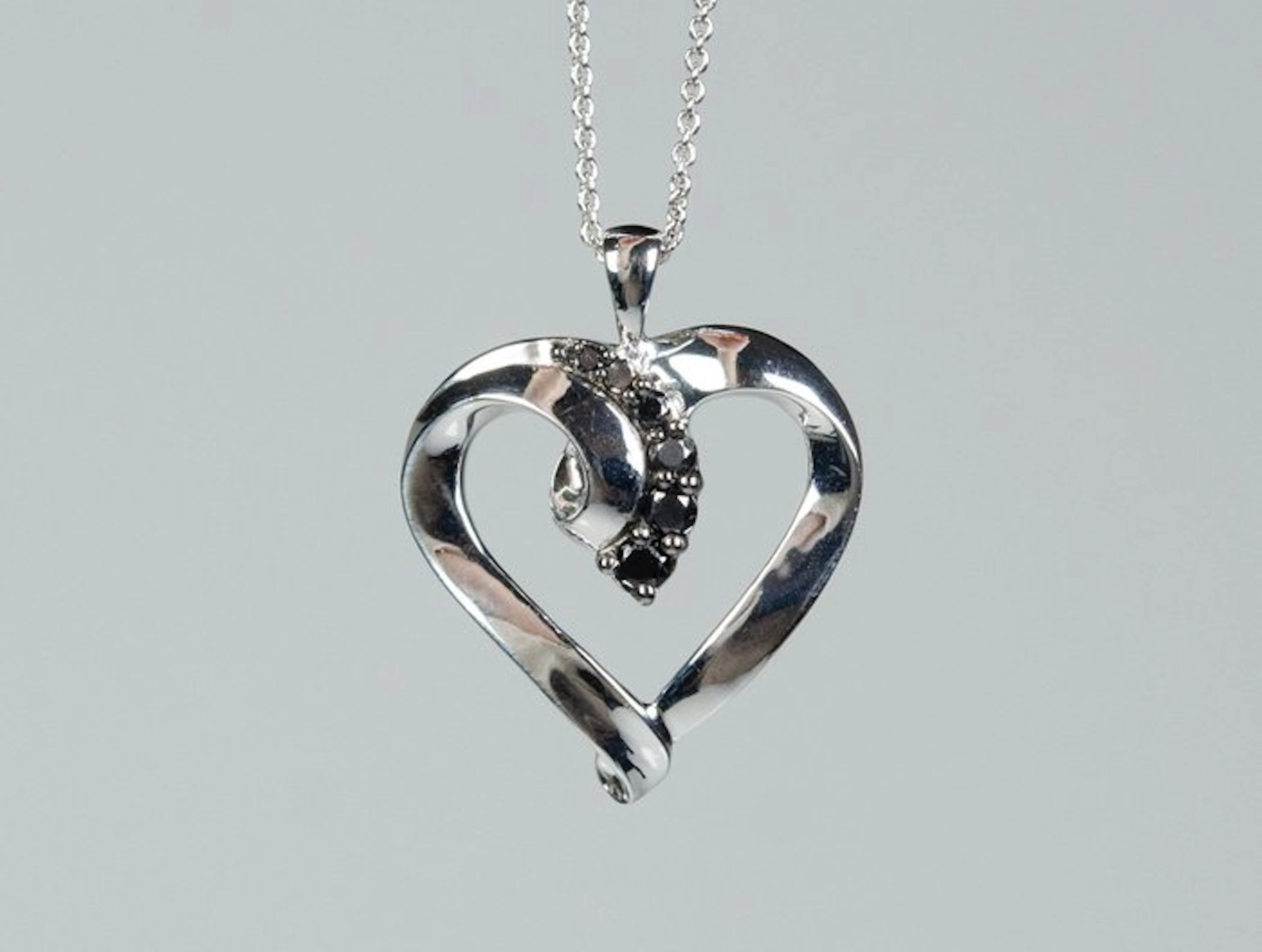 No reserve price - Necklace with pendant - 925 silver - 0.20 ct black diamonds