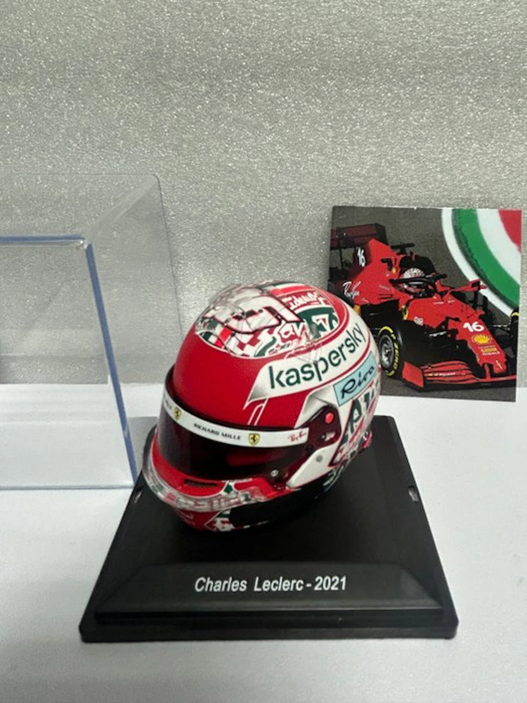 Spark 1:5 - Model car - Exclusivo! Charles Leclerc...