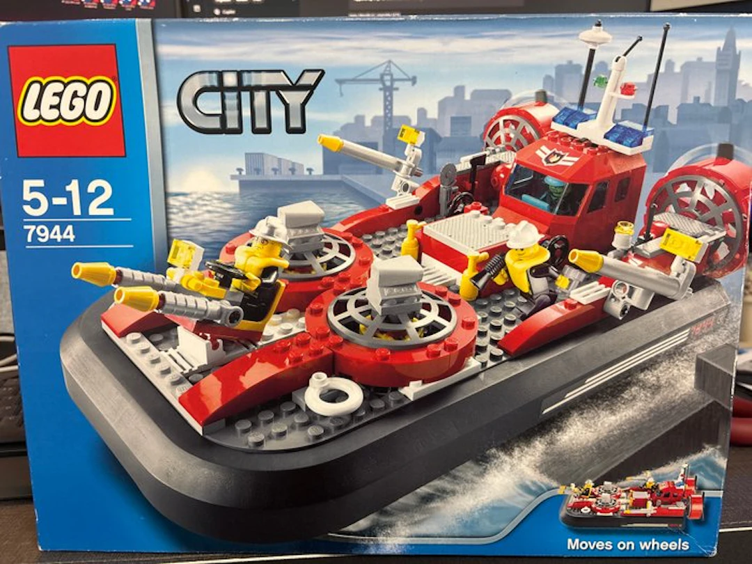 LEGO Set - 7944 - City - Lego brandweerboot 7944