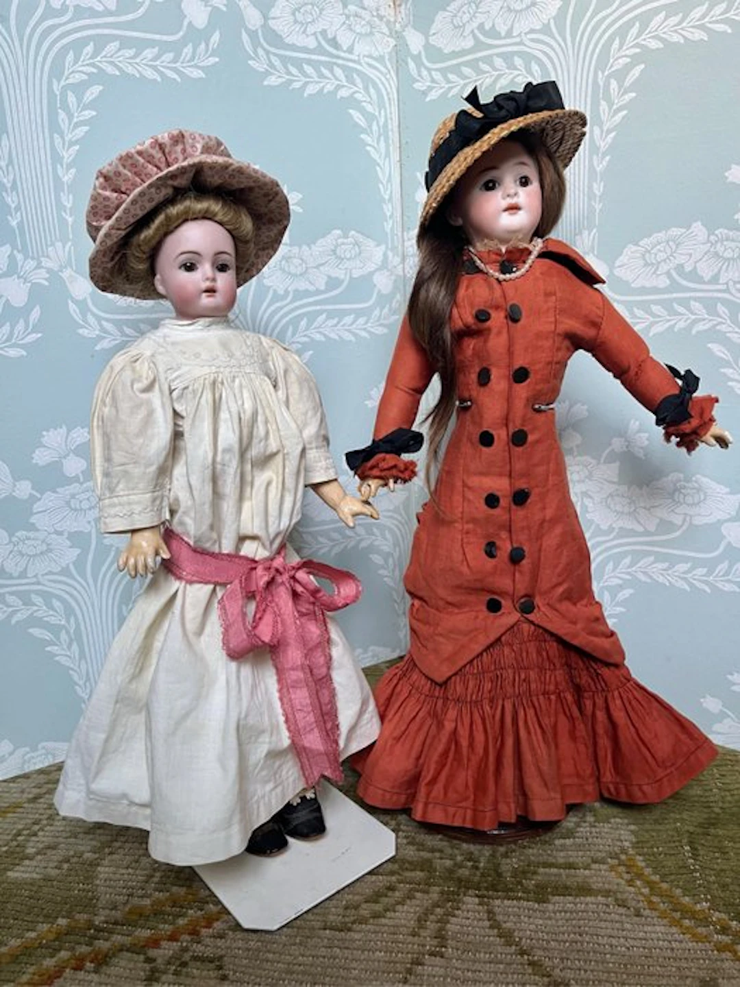 Unknown Manufacturers - Doll 2 beautiful 19th-century...