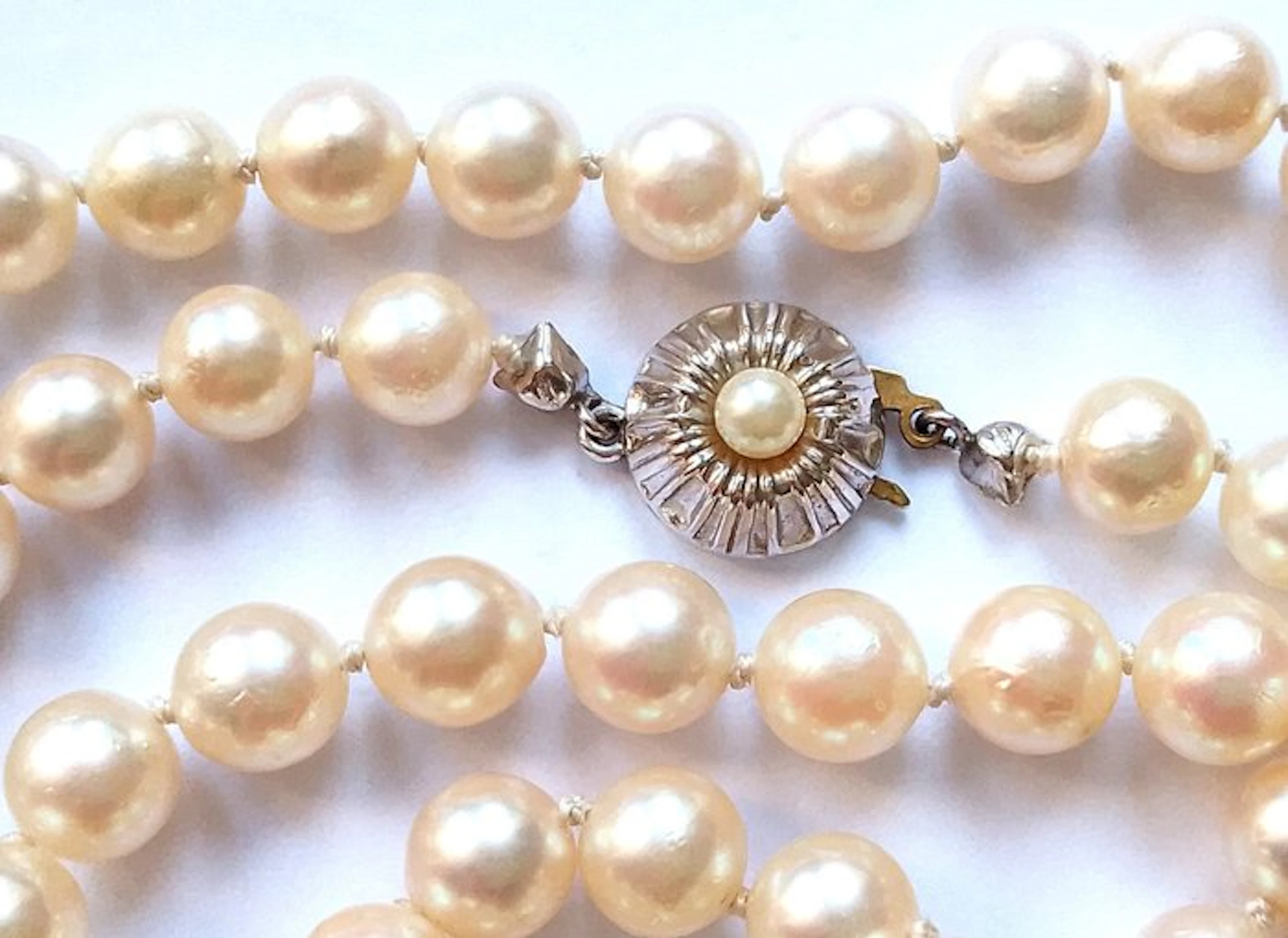 No reserve price - String of beads Akoya pearls - 8 kt white gold - 69 cm long