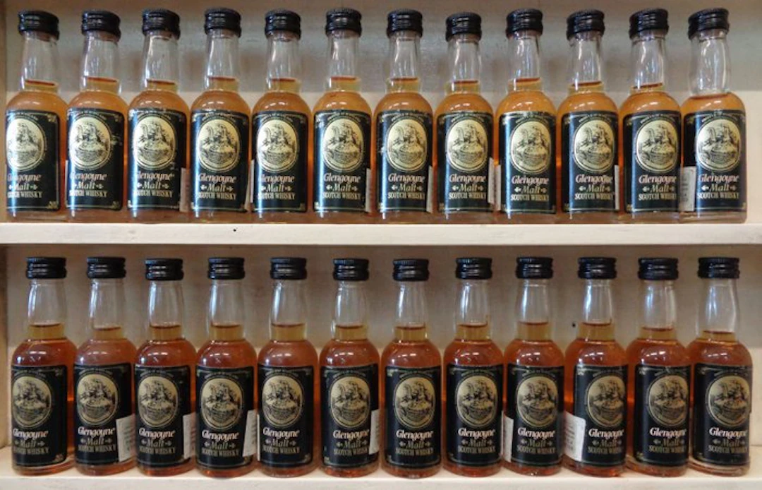 Glengoyne 8 years old - Miniatures - b. 1970s - 3.7cl - 24 bottles