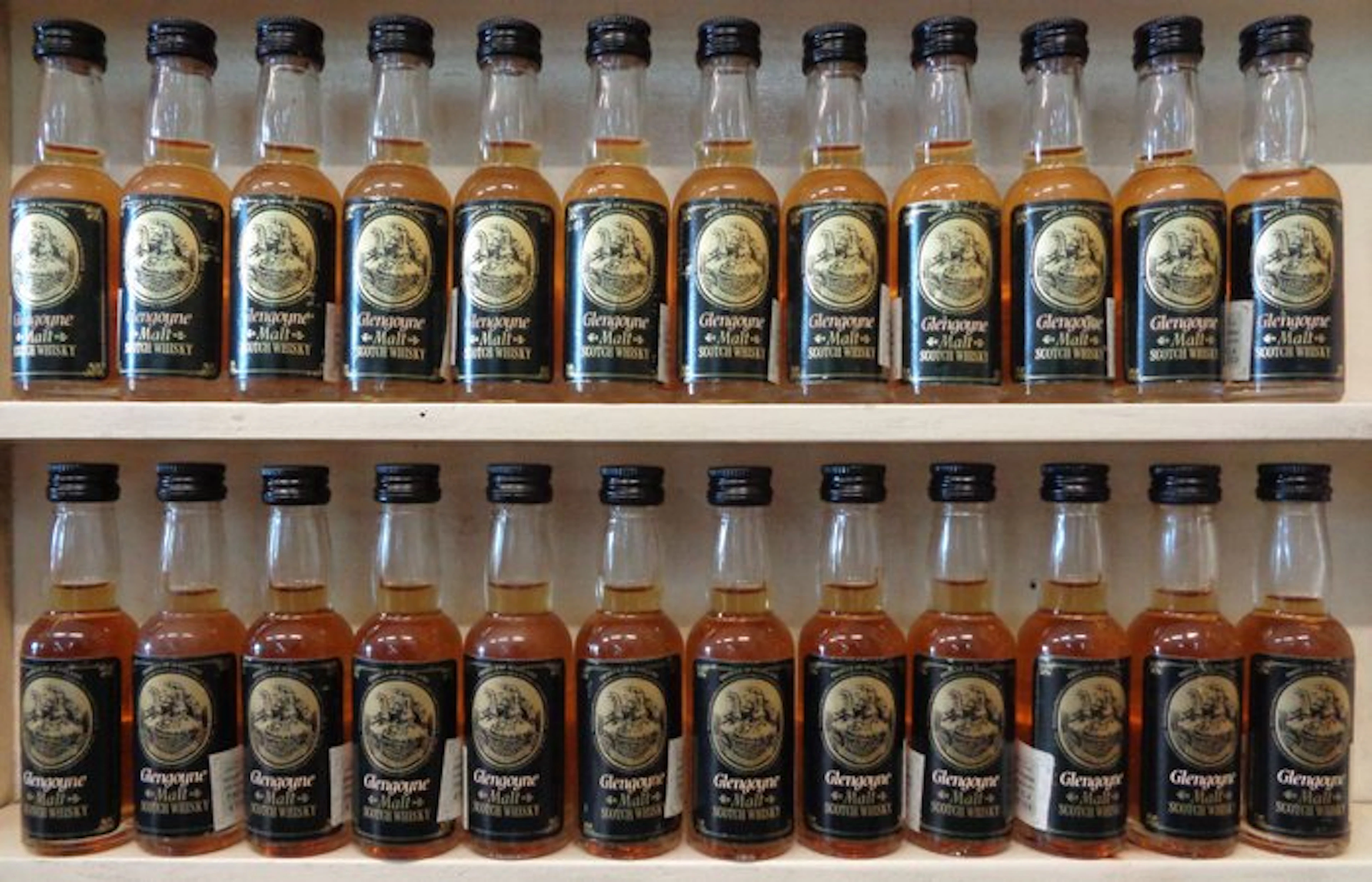 Glengoyne 8 years old - Miniatures - b. 1970s - 3.7cl - 24 bottles