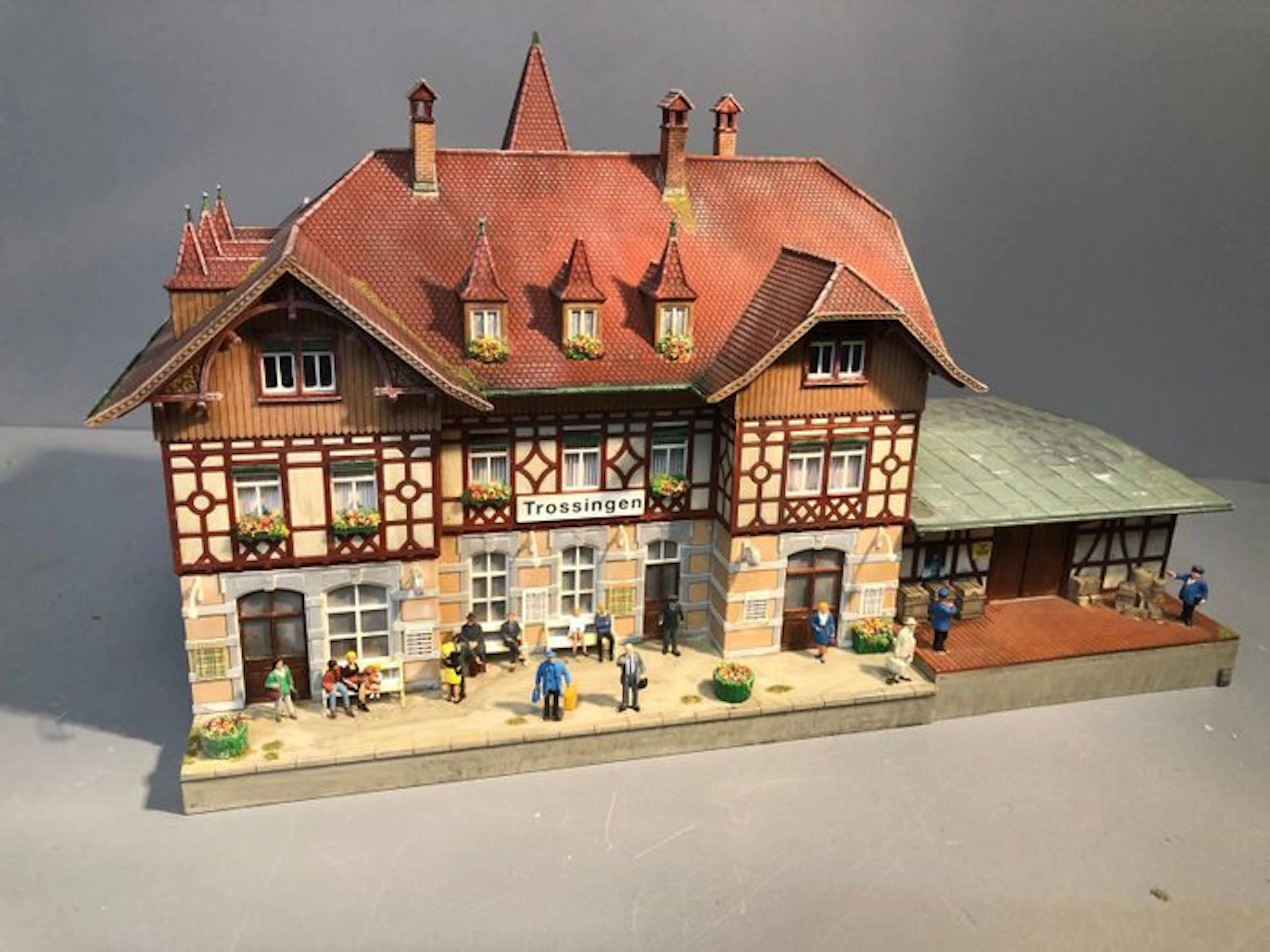 Faller H0 - 110114 - Model train scenery (1) - Station...
