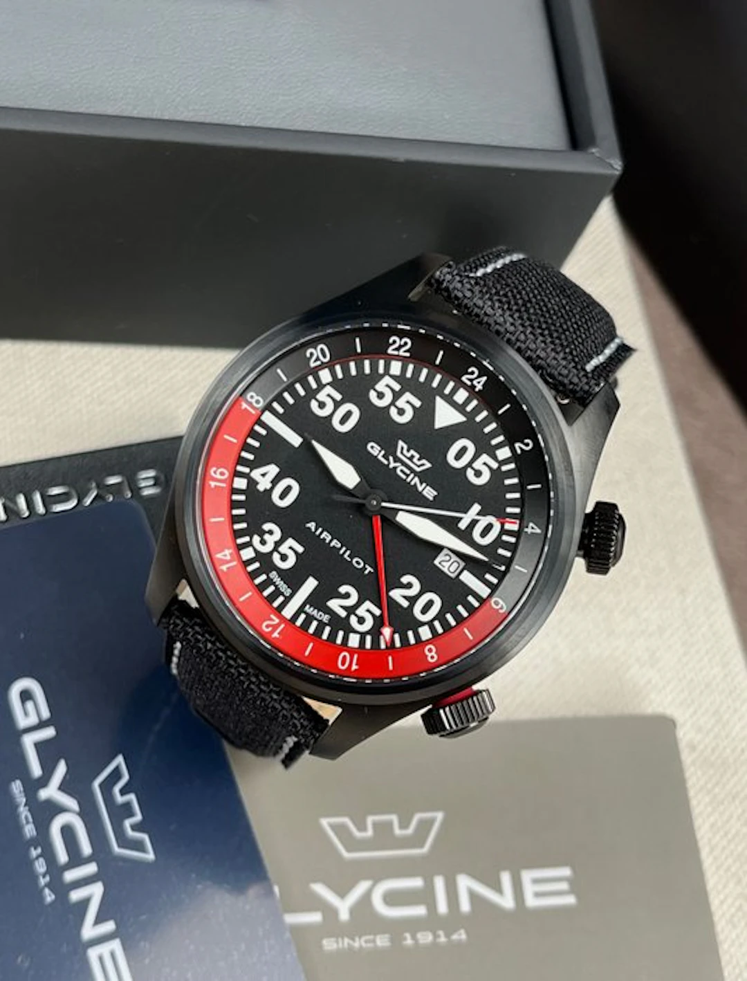 Glycine - Airpilot GMT Date Black/Red - GL0438 - Men - 2020-2025