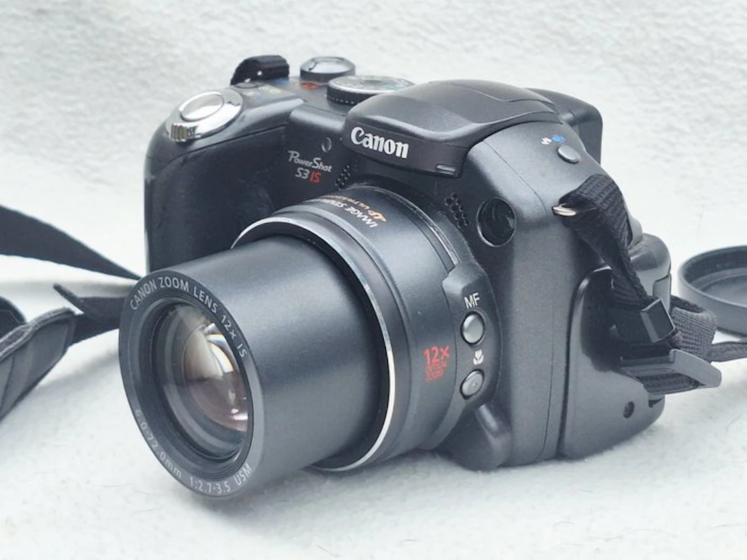 Canon PowerShot A3 IS met zoom 2.7-3.5 / 6.0-72.0 mm USM Digital camera
