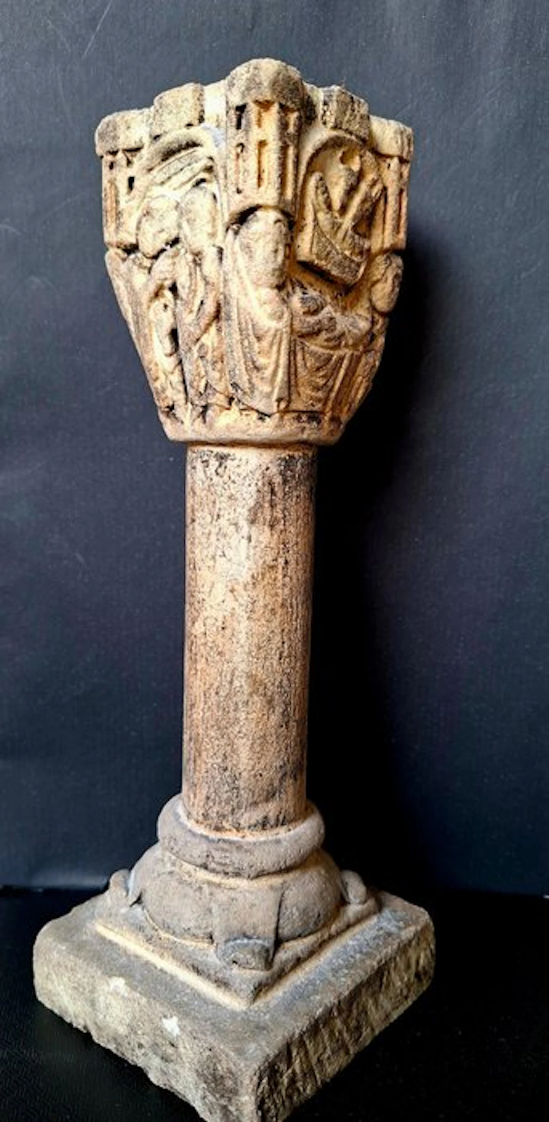 Romanesque-style altarpiece - 22.5 cm - Antique inspired - Stone - 1950-1960