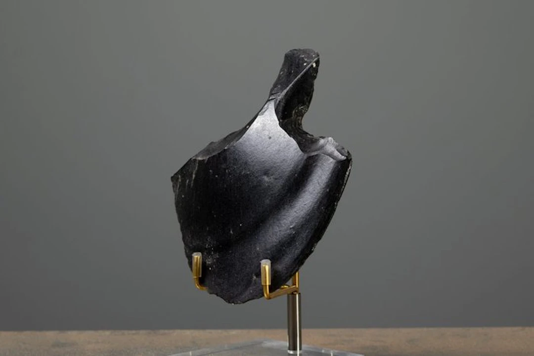 Easter Island (Rapa Nui) Stone Obsidian Spearhead ("Nihomango") - 11.5 cm