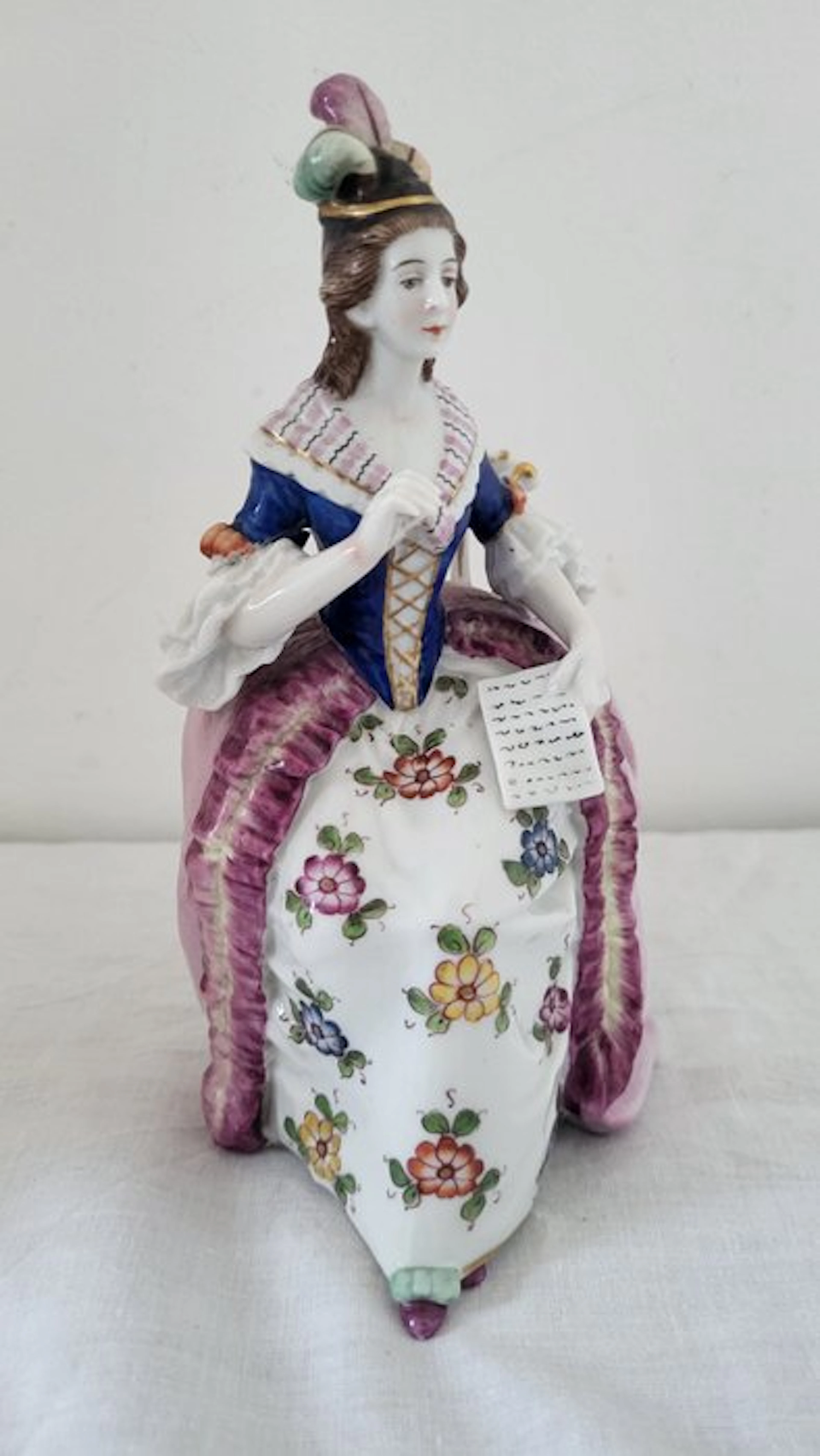 Vienne style - Figurine - la lecture - Porcelain