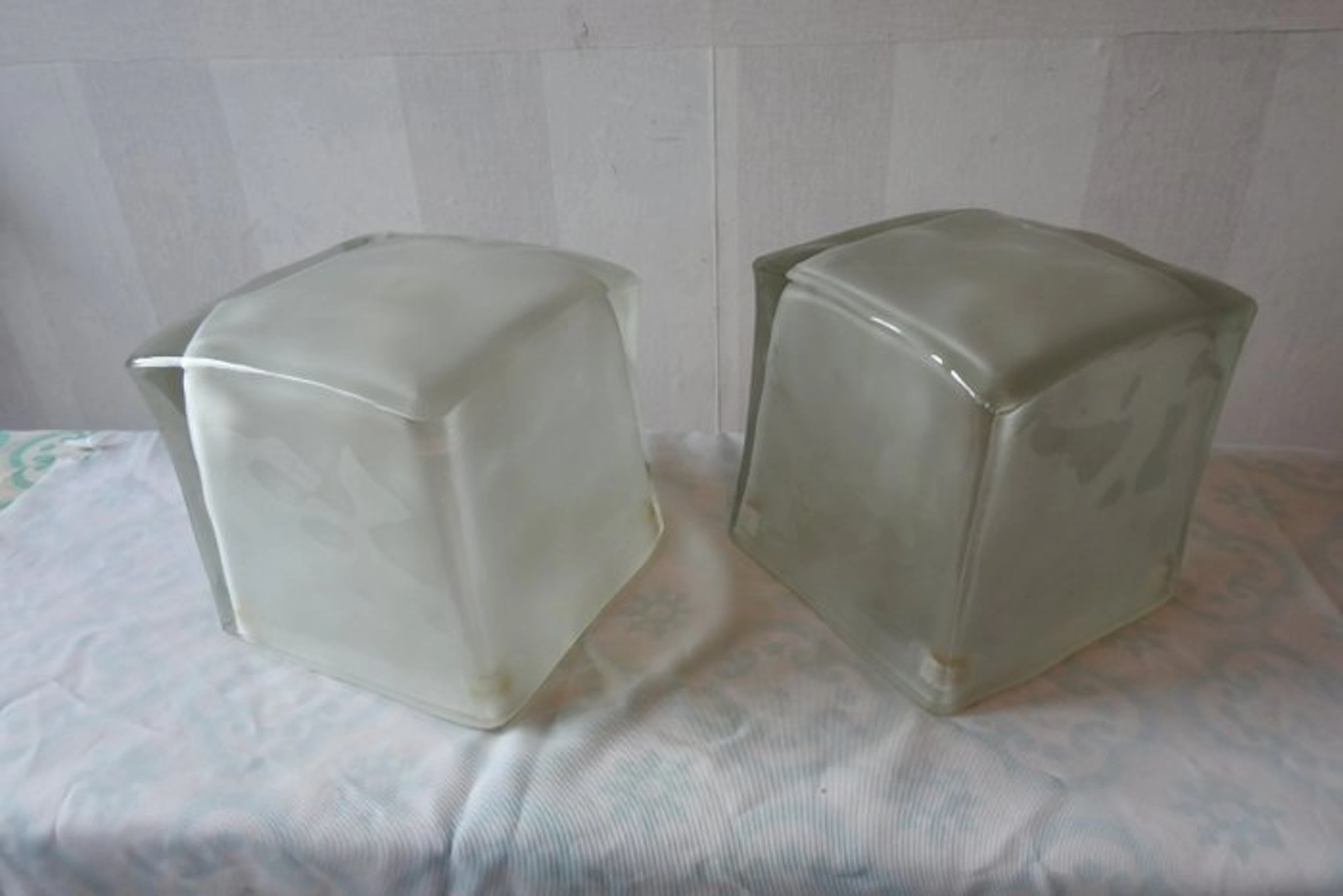 IKEA - iviken - Table lamp (2) - B0012 - Glass - Ice cube