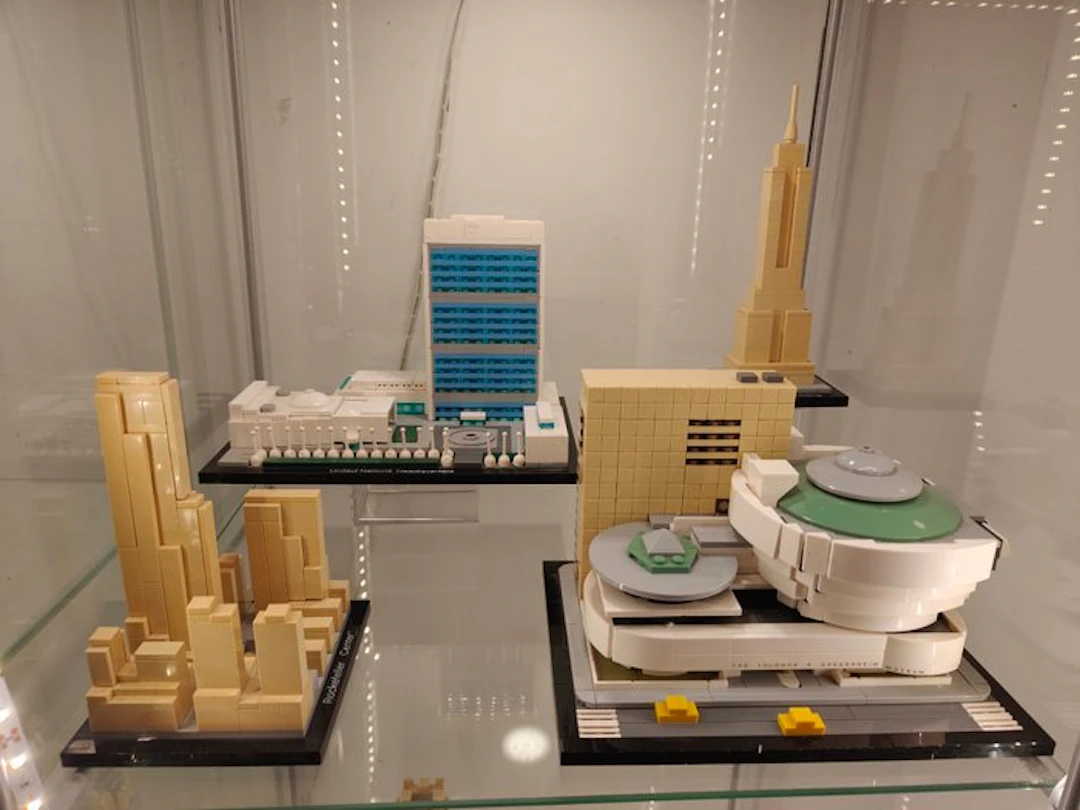 LEGO Set - Architecture - United Nations Headquarters...