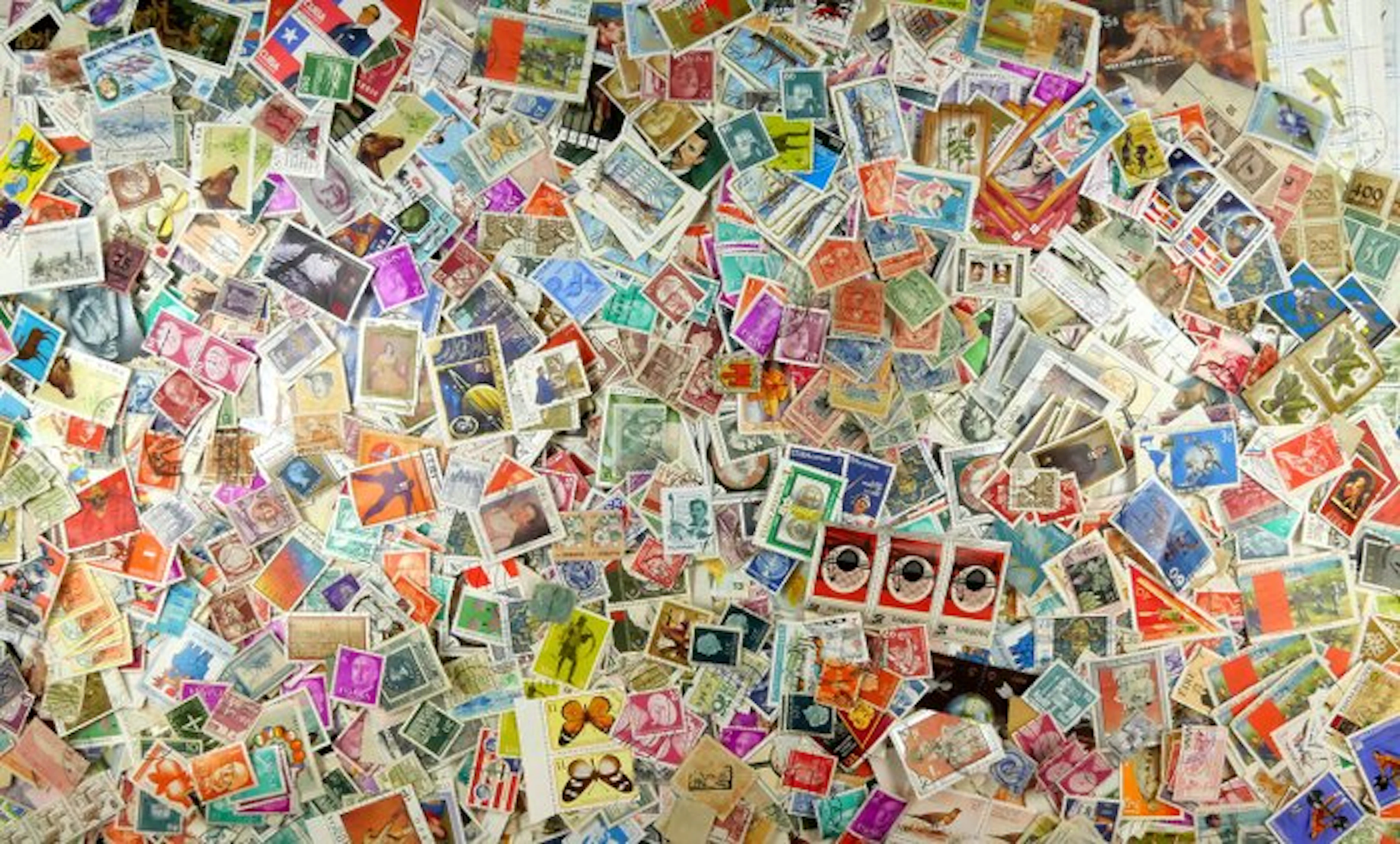 World - Thousands of worldwide and German stamps from old collectors estate.