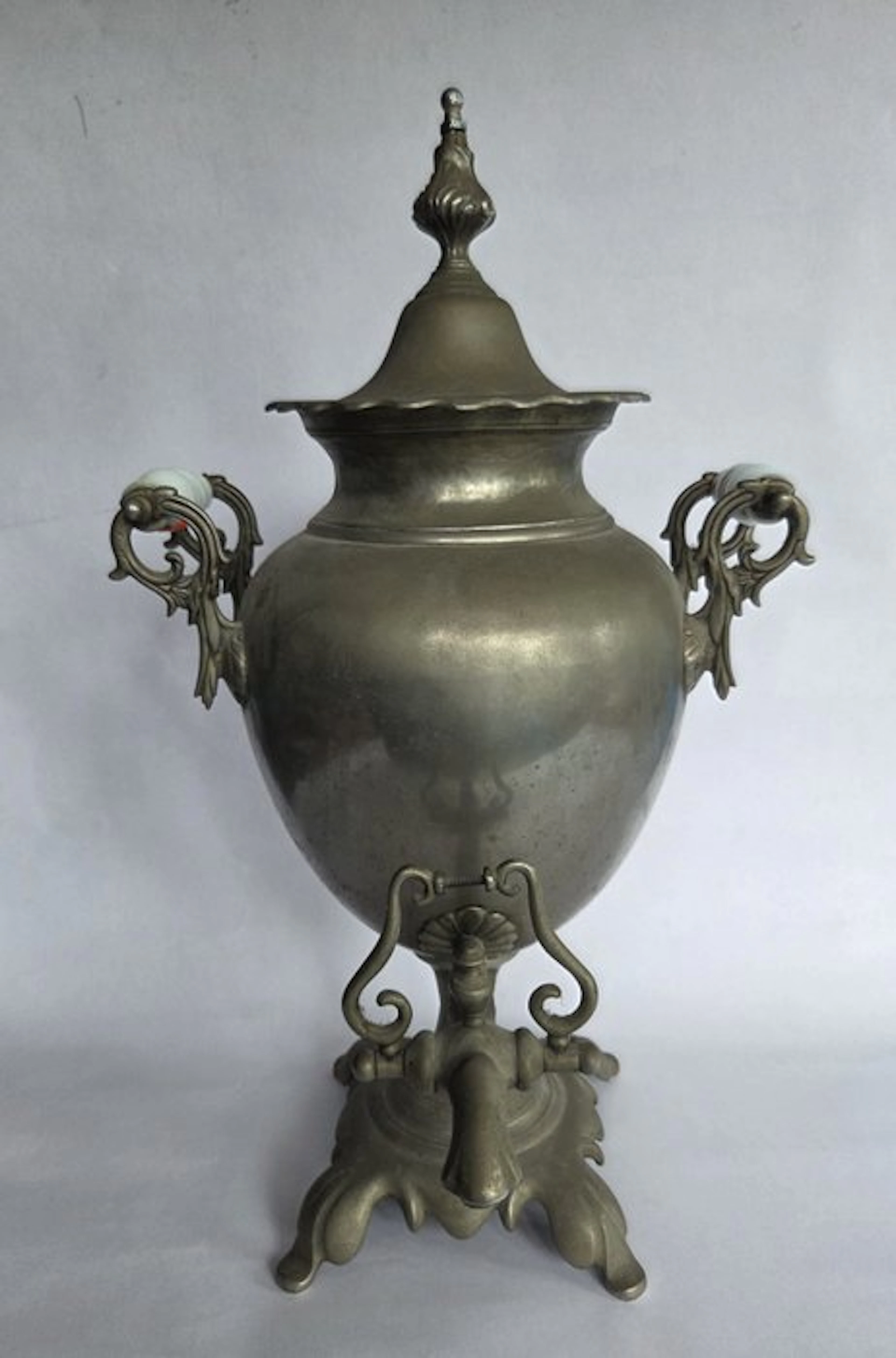 Samovar - Impressive metal samovar