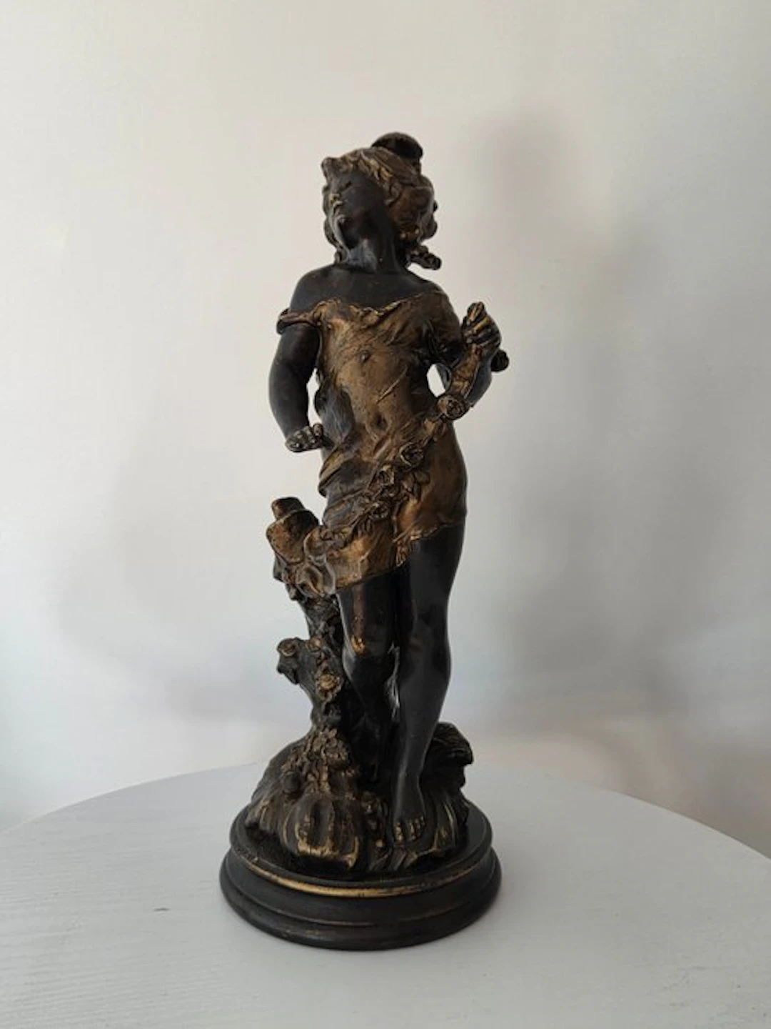 Figurine - A bronze statue of a wood nymph, 20th century - Resin