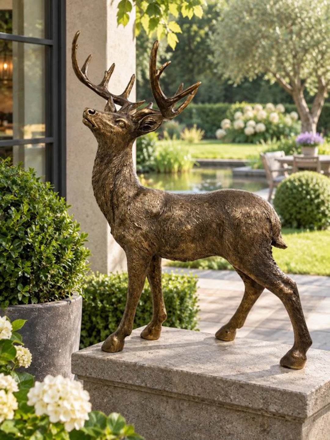Statue, hert staande 55 cm - 55 cm - polyresin
