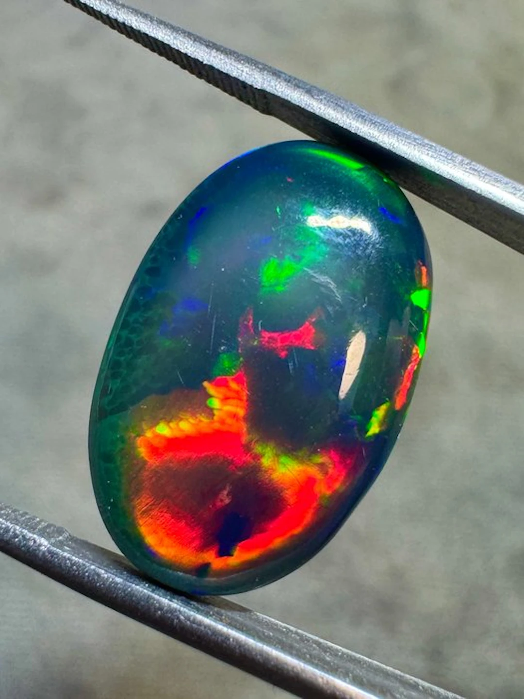 TOP QUALITY!!! Ethiopian black opal - 8.29 ct oval cabochon- 1.66 g