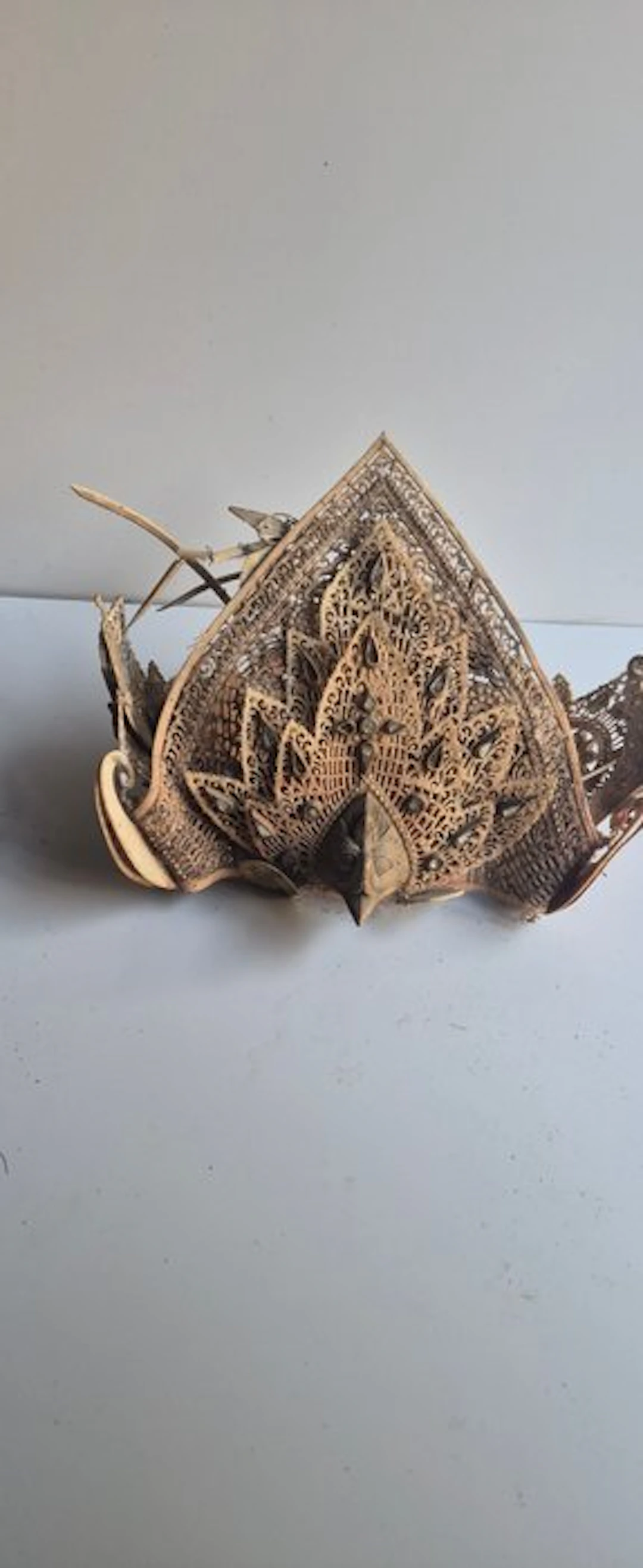 Balinese dance mask - Copper, Glass, Textiles, reed - Indonesia - 20th century