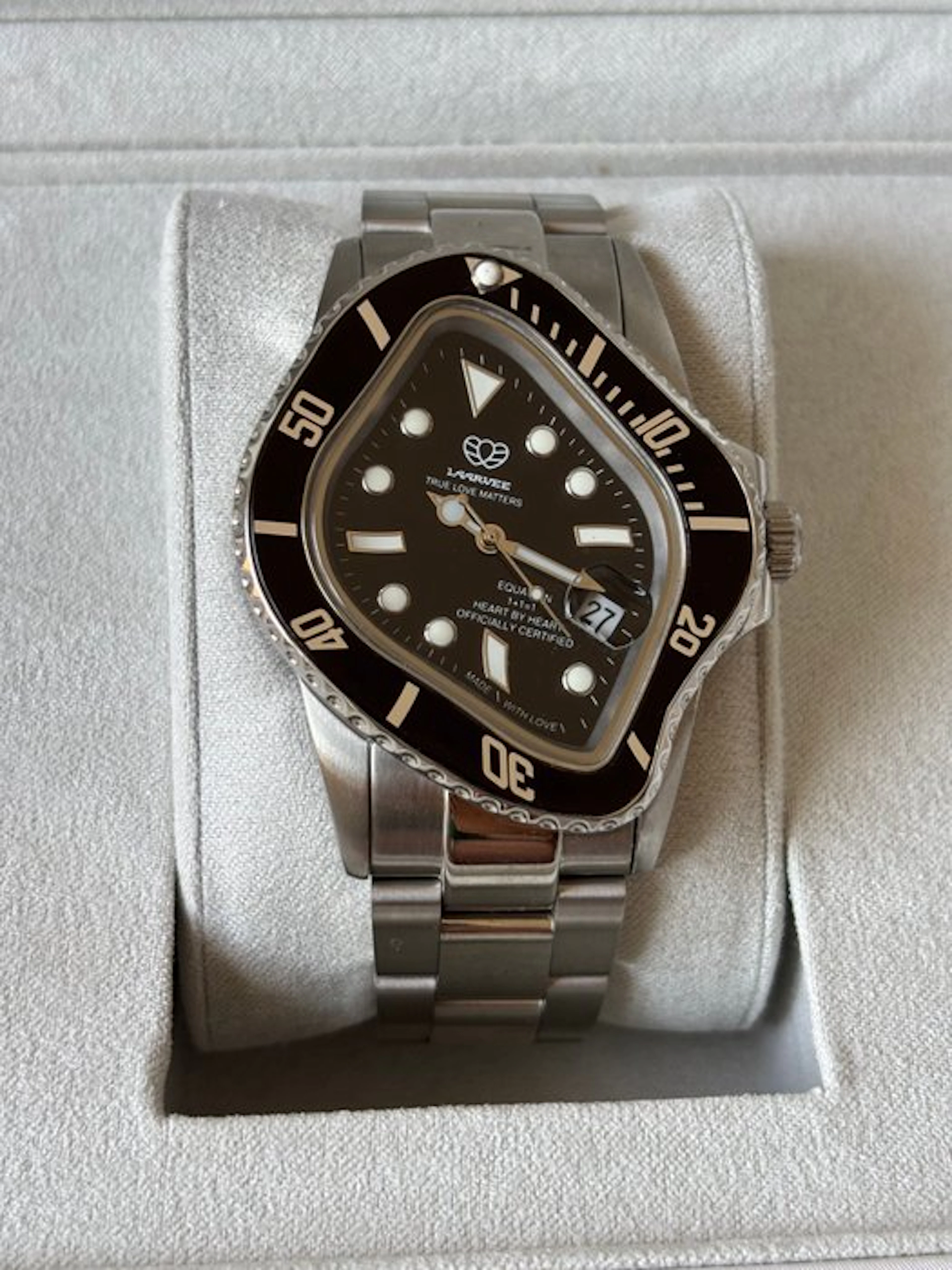 LAARVEEE - Unisex - 2020-2025